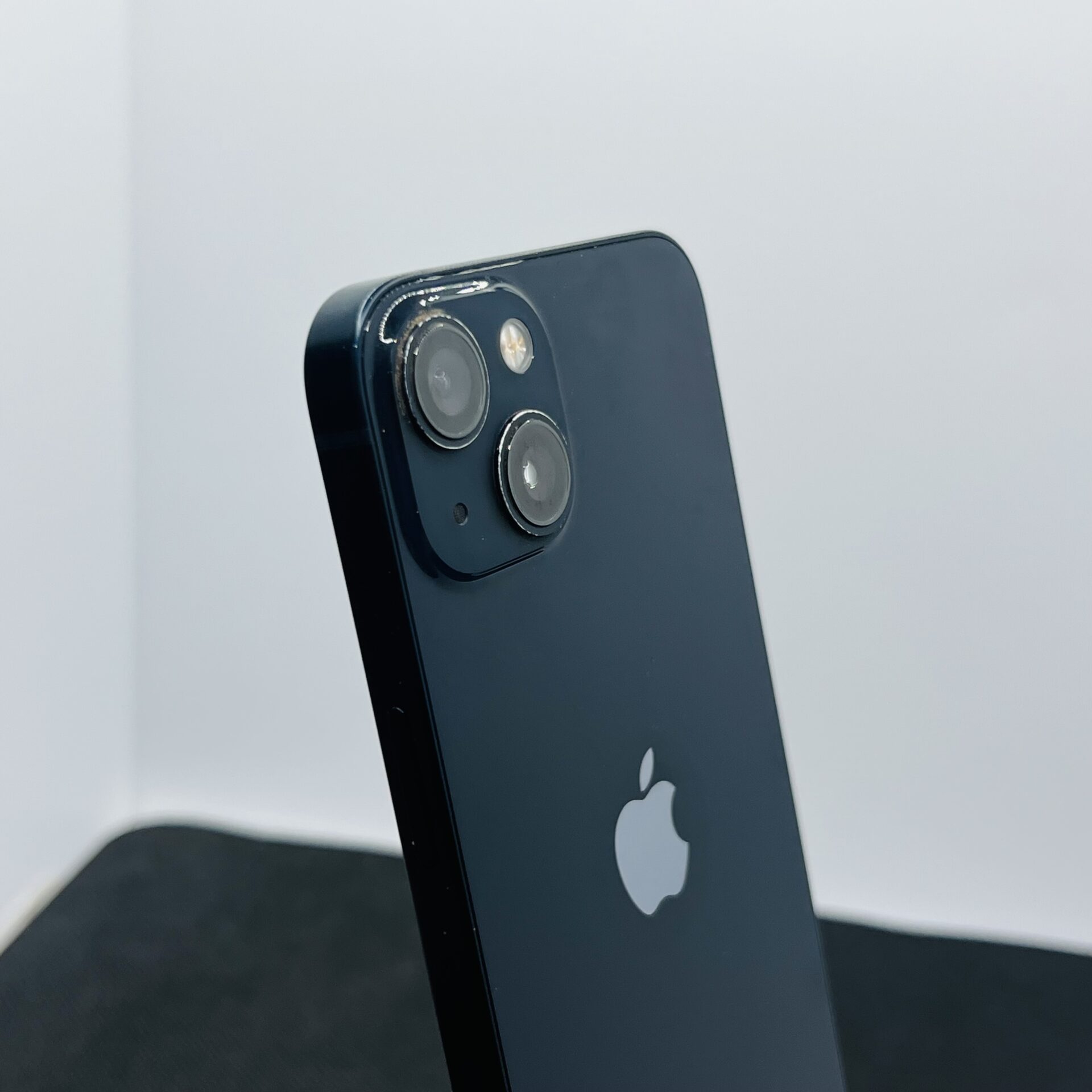 Apple iPhone 13 ブラック 本体 128GB Amazon | 【整備済み品】 Apple iPhone 13 128GB ミッドナイト SIM