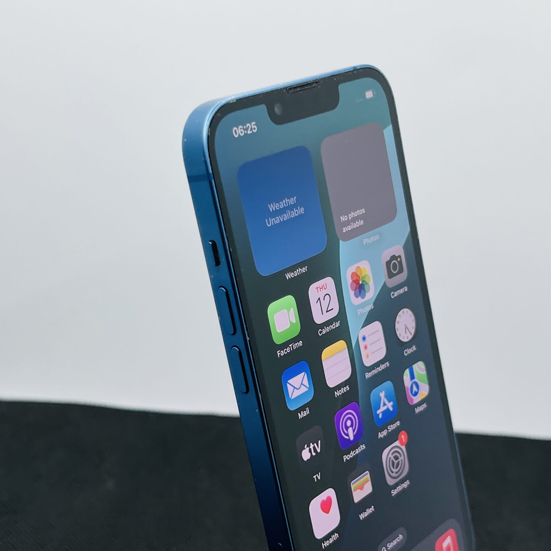 Apple iPhone 13 128GB Blue – (Grade B) - Image 4