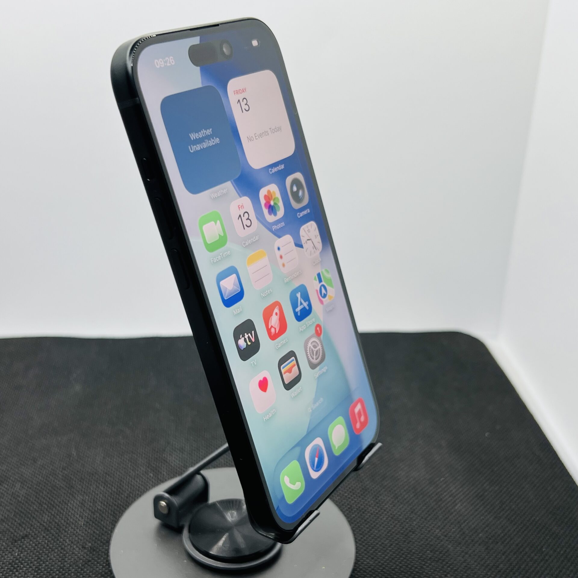Apple iPhone 15 128GB Black – (Grade A) - Image 3