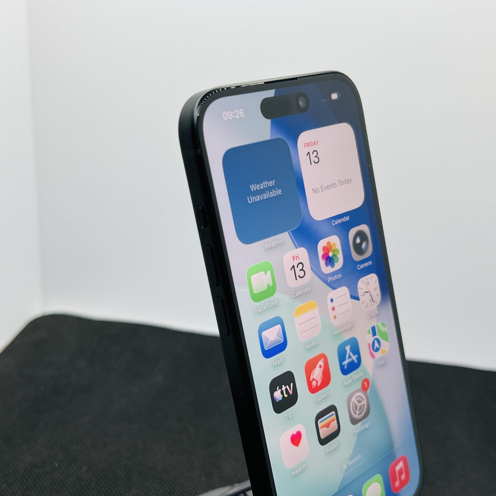 Apple iPhone 15 128GB Black – (Grade A) - Image 4