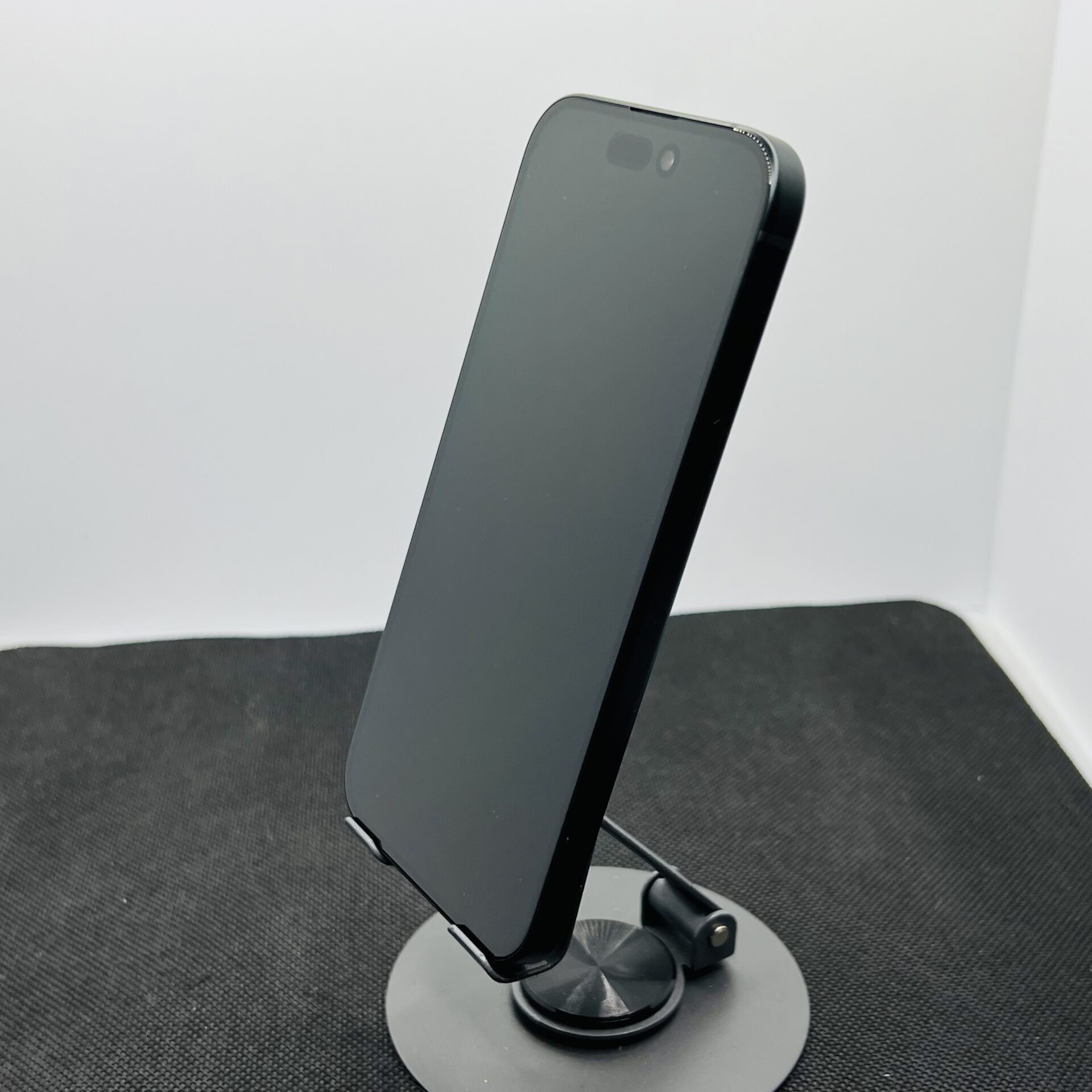 Apple iPhone 15 128GB Black – (Grade A) - Image 7