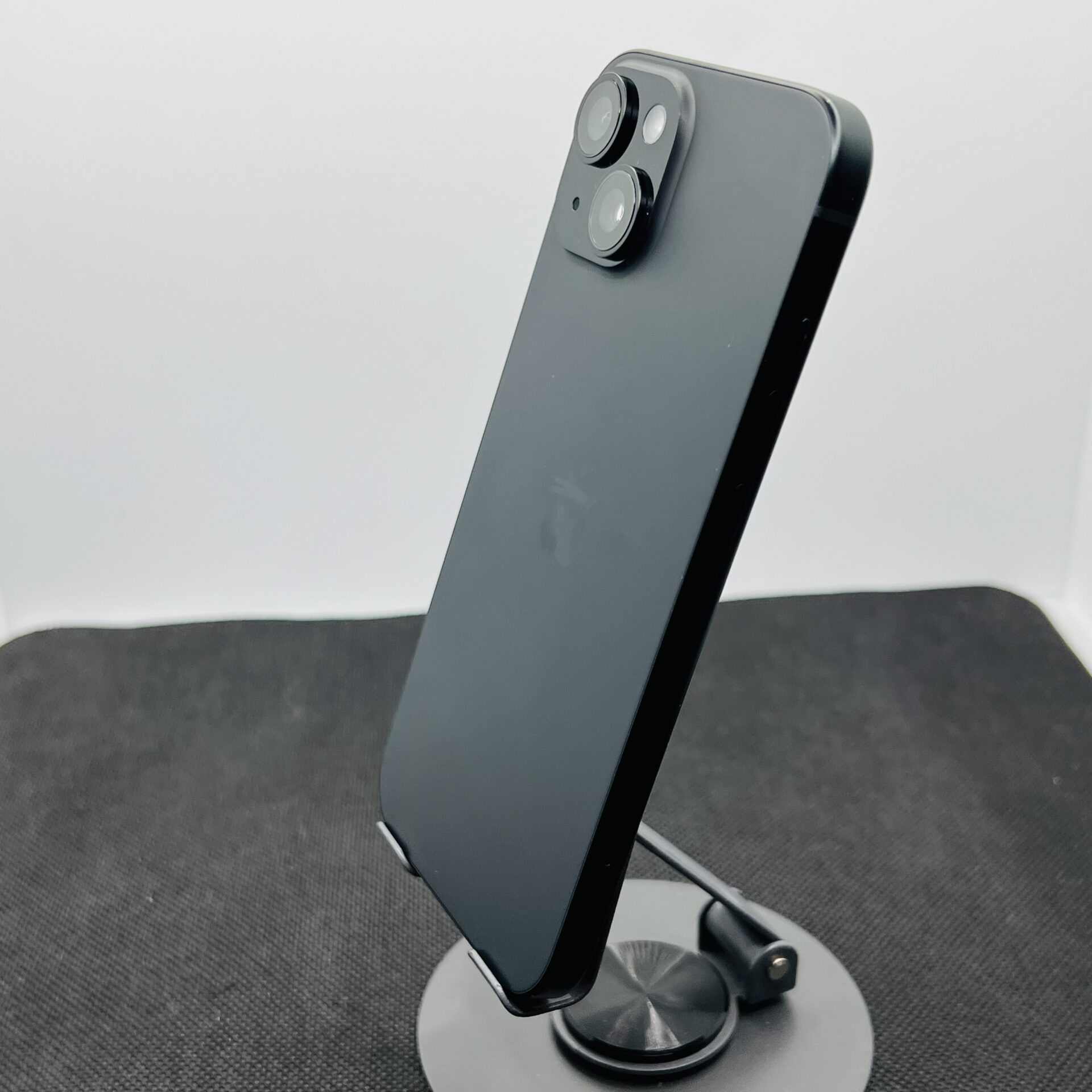 Apple iPhone 15 128GB Black – (Grade A) - Image 8