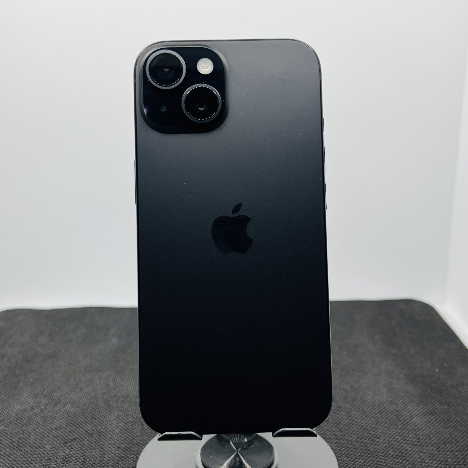 Apple iPhone 15 128GB Black – (Grade A) - Image 9