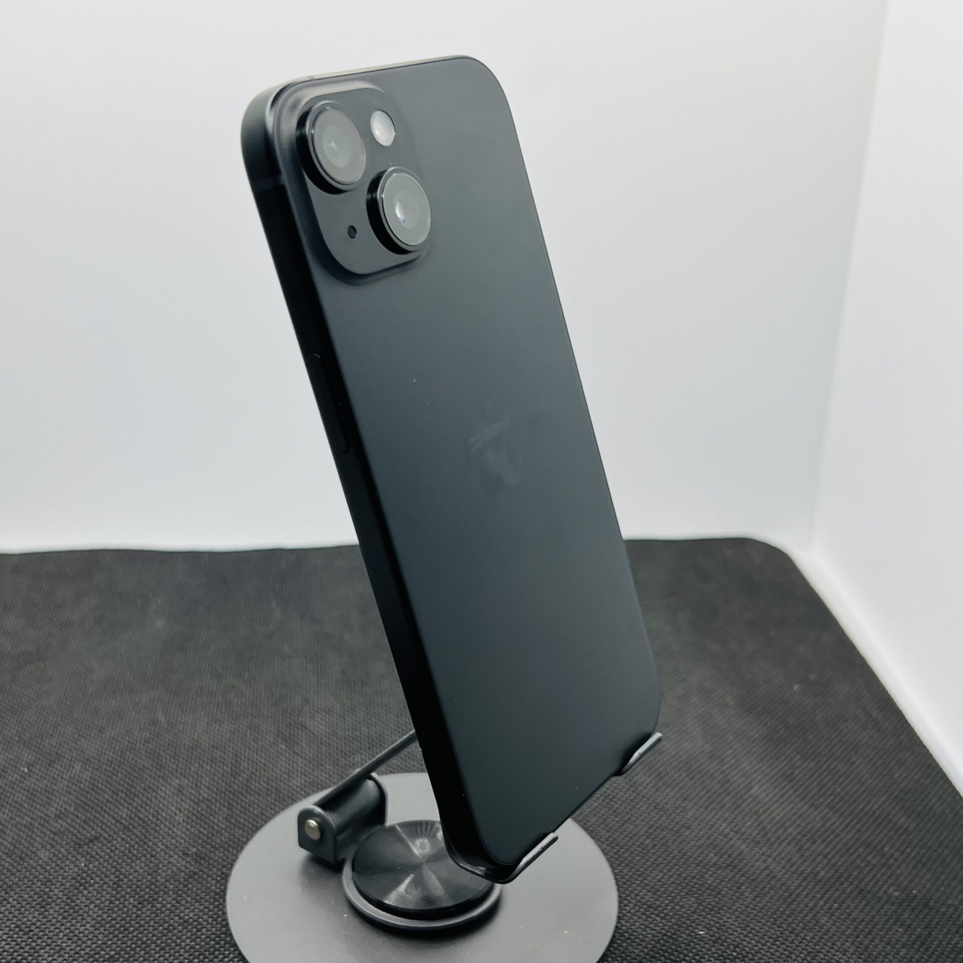 Apple iPhone 15 128GB Black – (Grade A) - Image 10
