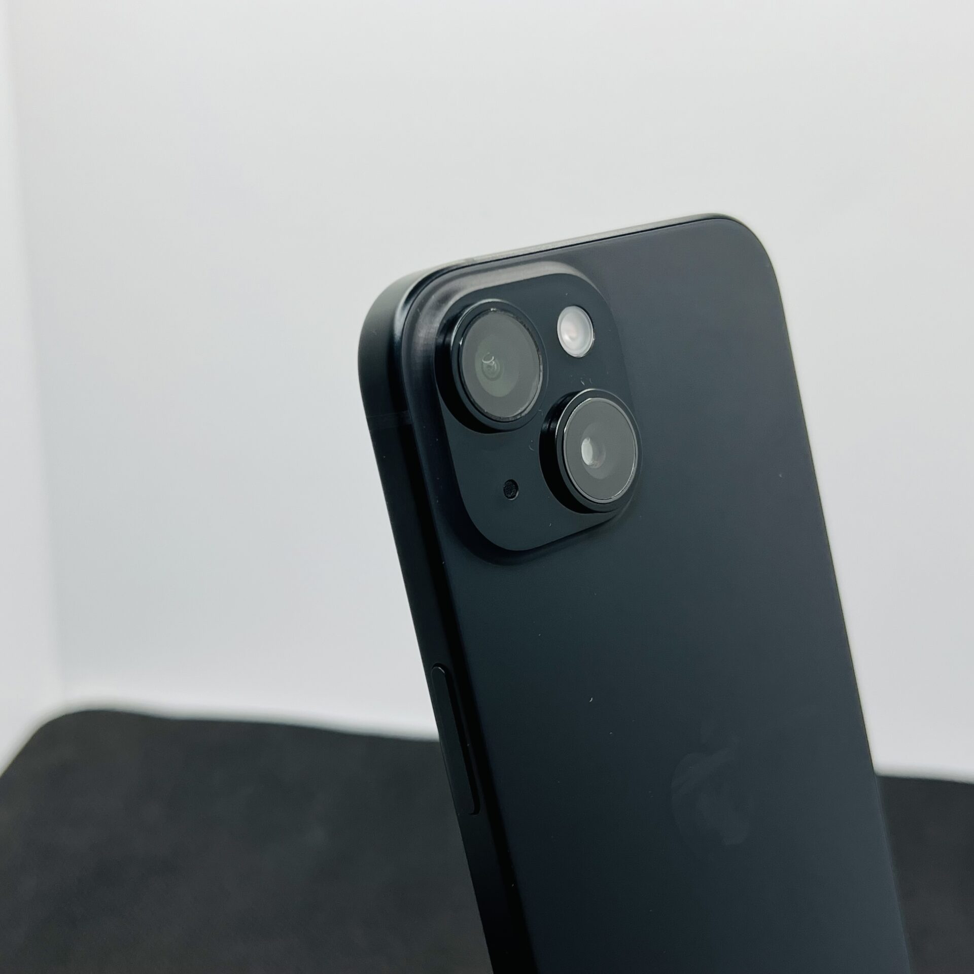 Apple iPhone 15 128GB Black – (Grade A) - Image 11