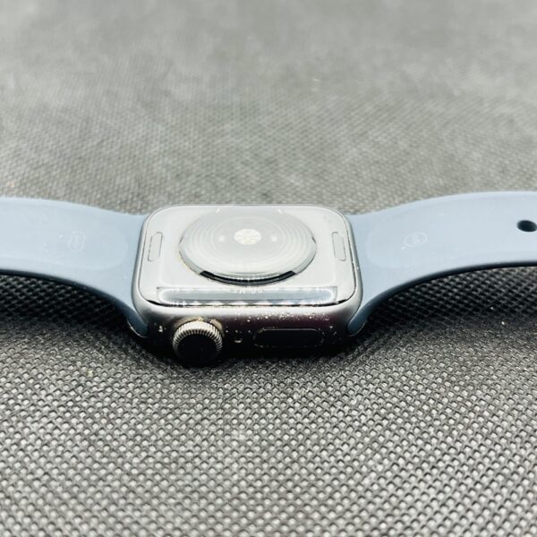 Apple Watch SE 1st Gen 40mm GPS Only Space Gray (Grade B) - With Dark Blue Straps - Image 6