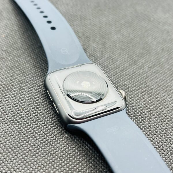 Apple Watch SE 1st Gen 40mm GPS Only Space Gray (Grade B) - With Dark Blue Straps - Image 8