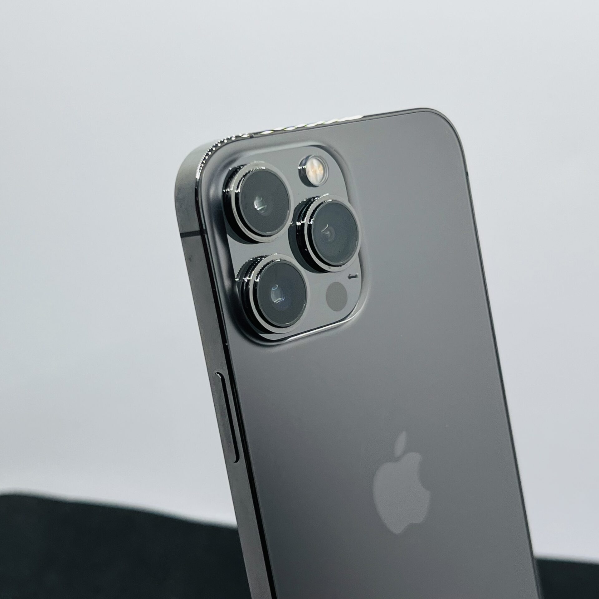 Apple iPhone 13 Pro Max 512GB Graphite – (Grade B) - Image 11