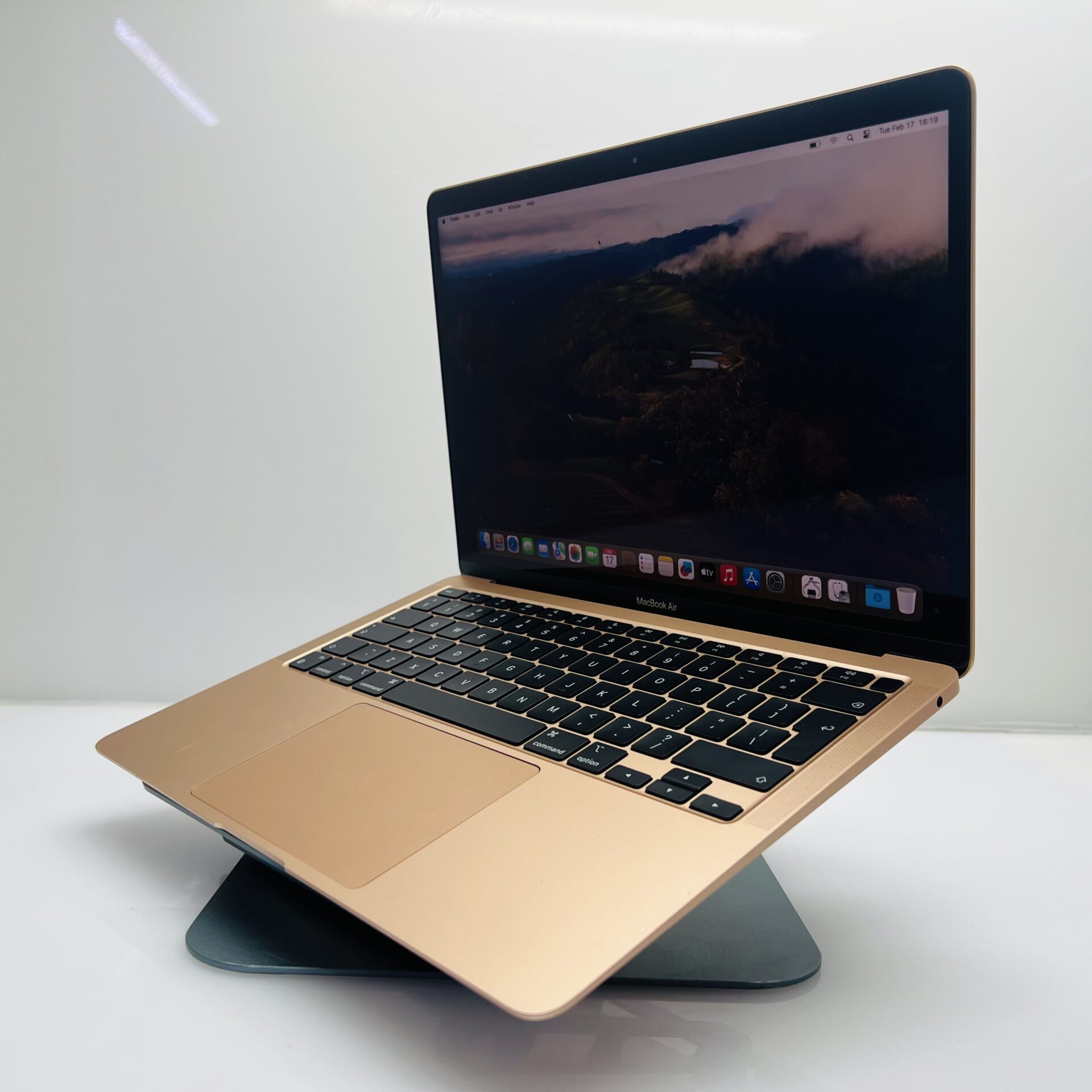 Apple MacBook Air “M1” 13-Inch 8CPU/7 GPU (2020) 8GB RAM 256GB SSD Rose Gold (Grade B) - Image 4