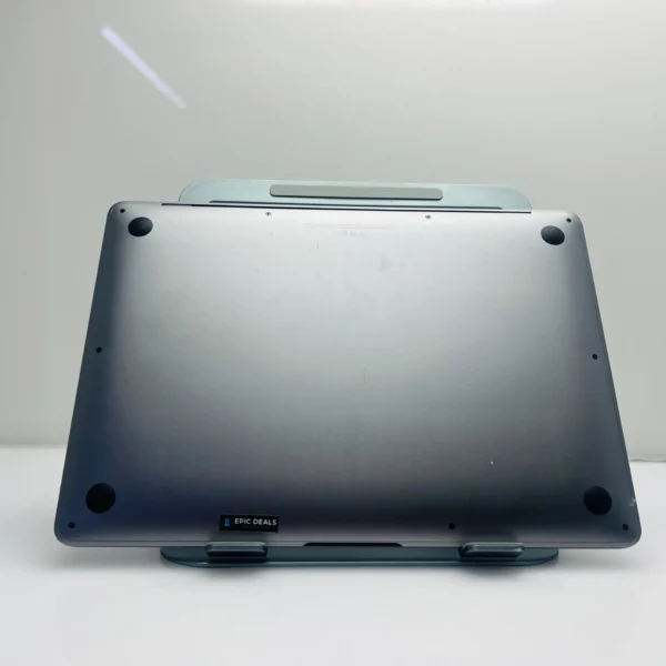 Apple MacBook Air “M1” 13-Inch 8CPU/7 GPU (2020) 8GB RAM 256GB SSD