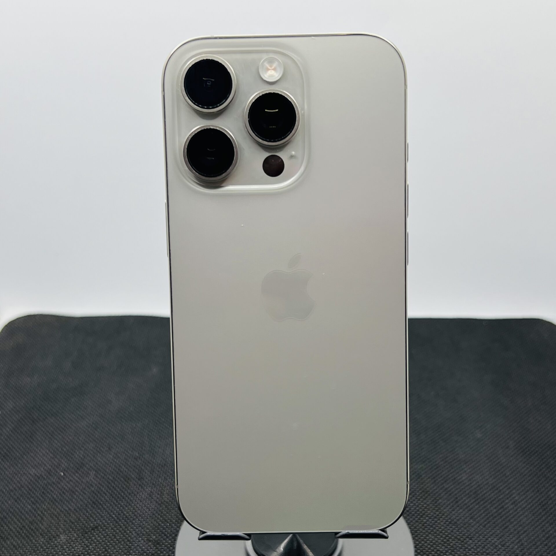Apple iPhone 16 Pro 256GB Natural Titanium – (Grade B) - Image 9
