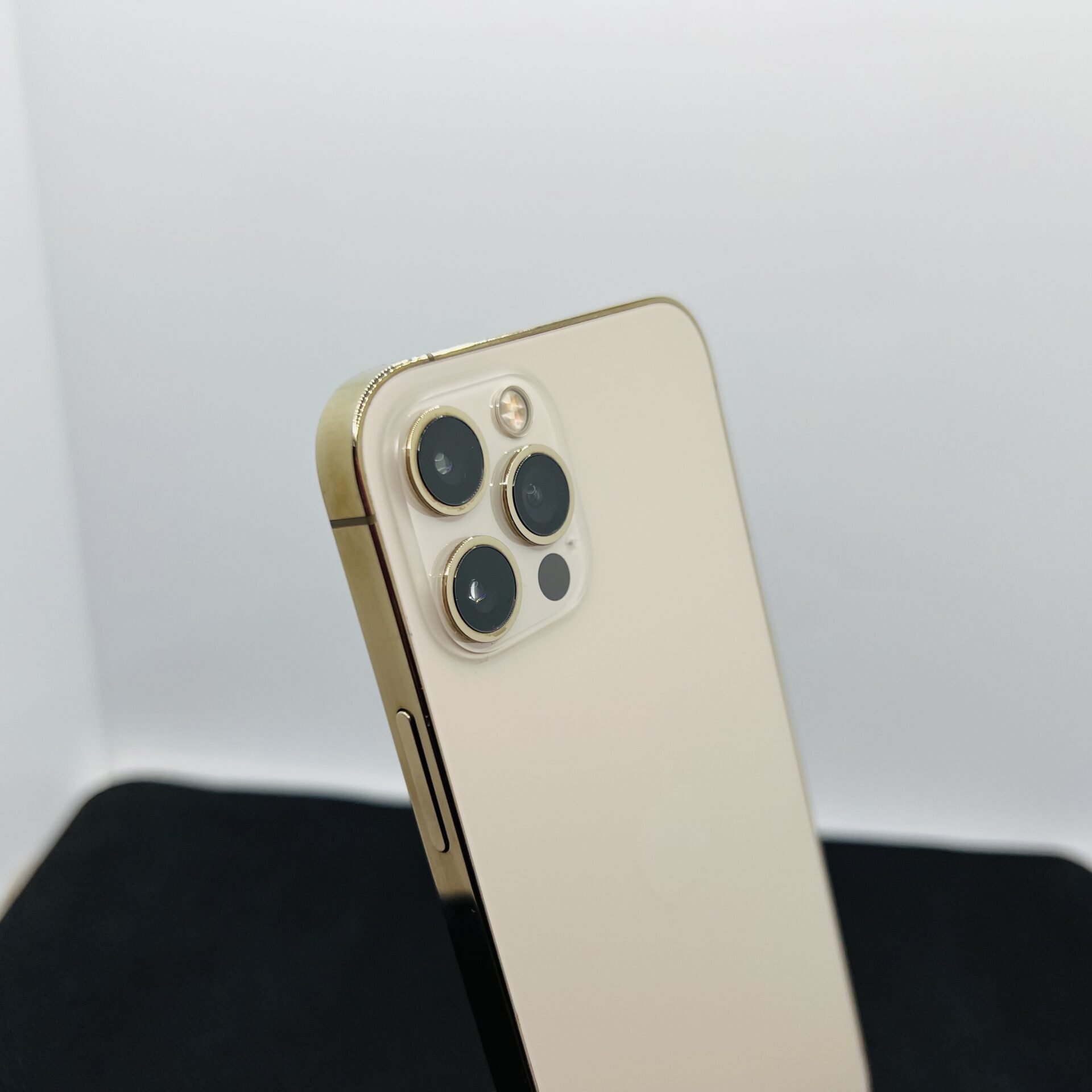 Apple iPhone 12 Pro 256GB Gold – (Grade B) | Epic Deals SA