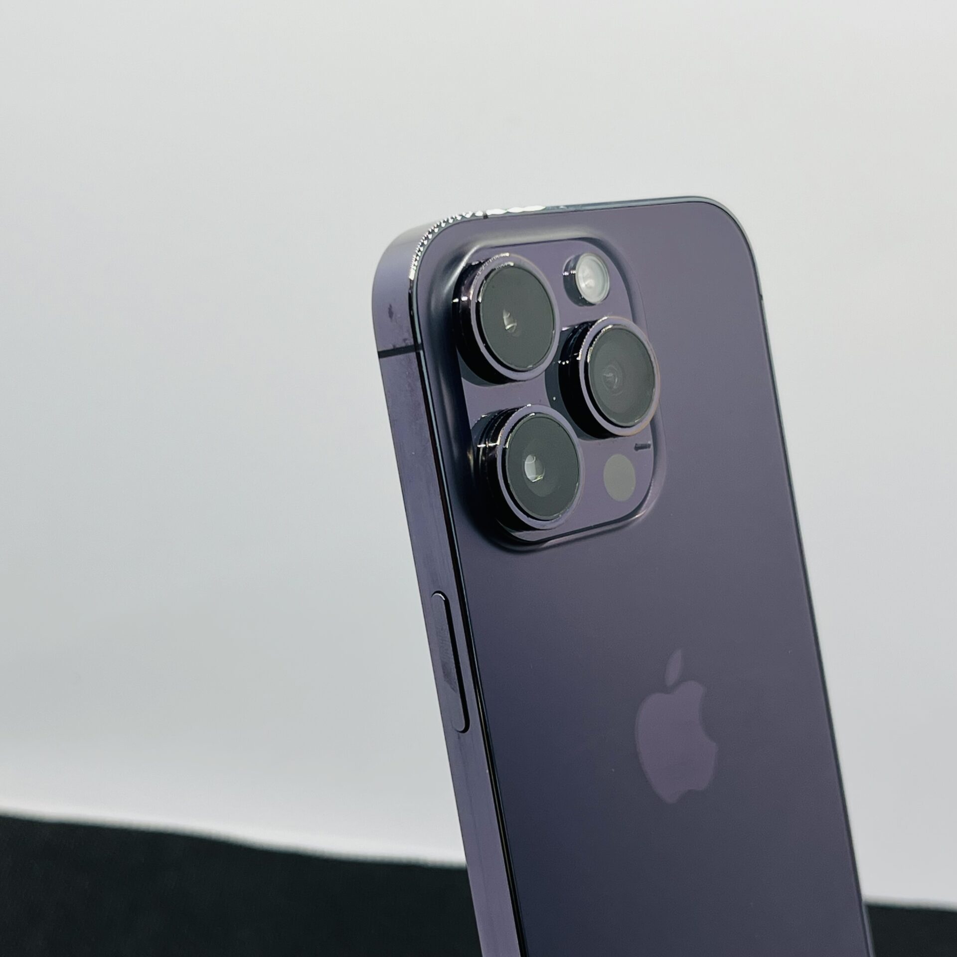Apple iPhone 14 Pro 1TB Deep Purple – (Grade B) | Epic Deals SA