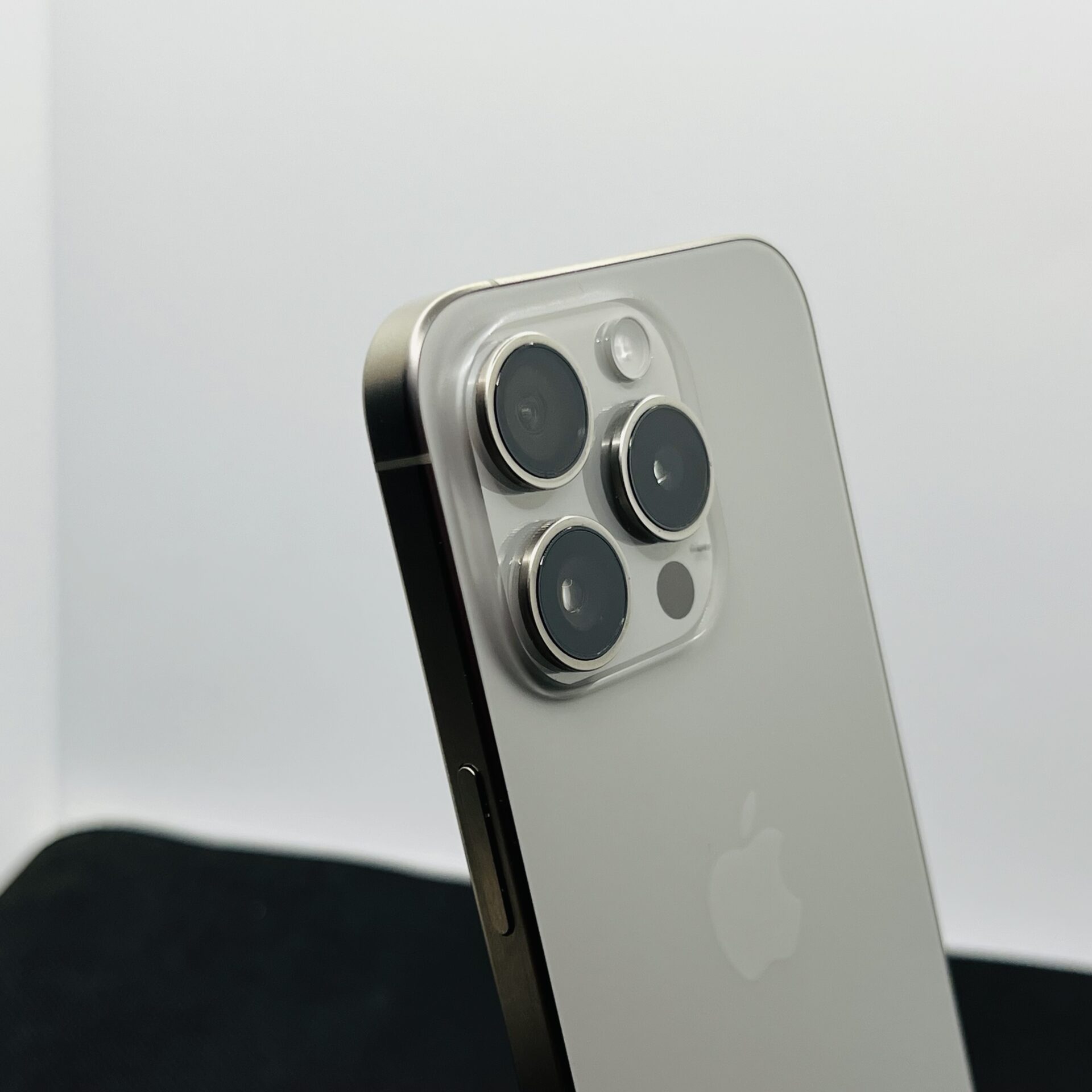 Apple iPhone 15 Pro 256GB Natural Titanium – (Grade B) | Epic Deals SA