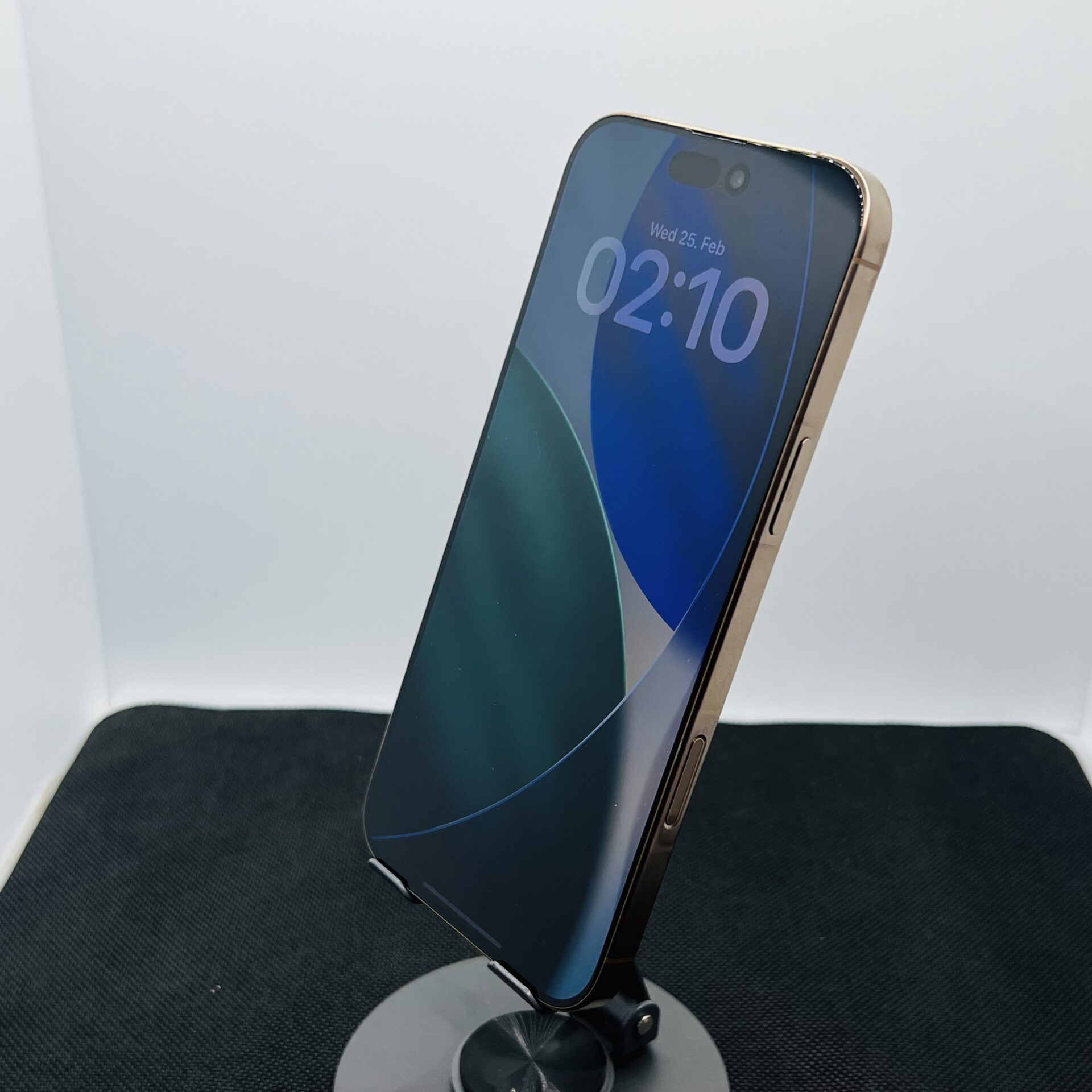Apple iPhone 16 Pro Max 256GB Desert Titanium – (Grade B) - Image 7