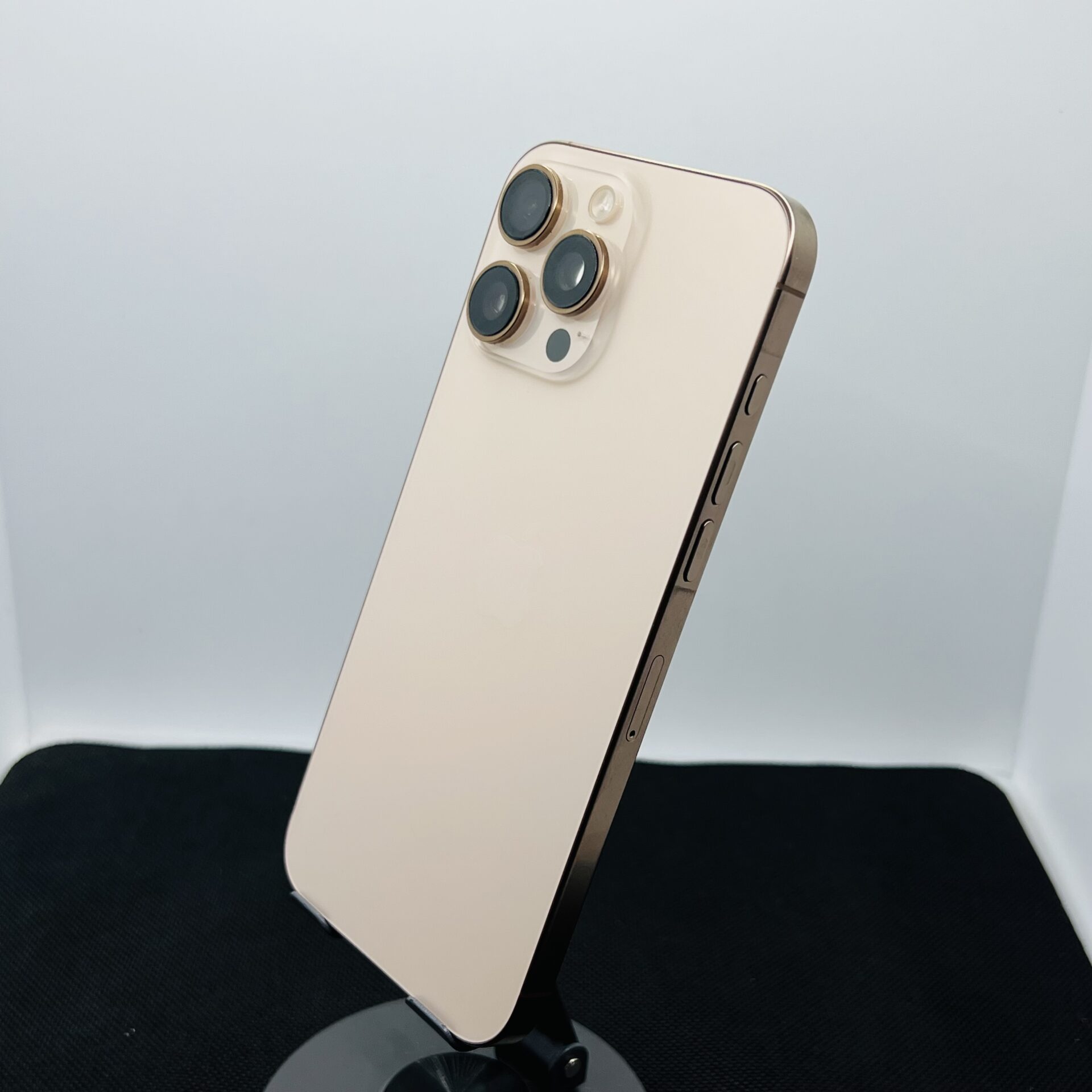Apple iPhone 16 Pro Max 256GB Desert Titanium – (Grade B) - Image 8