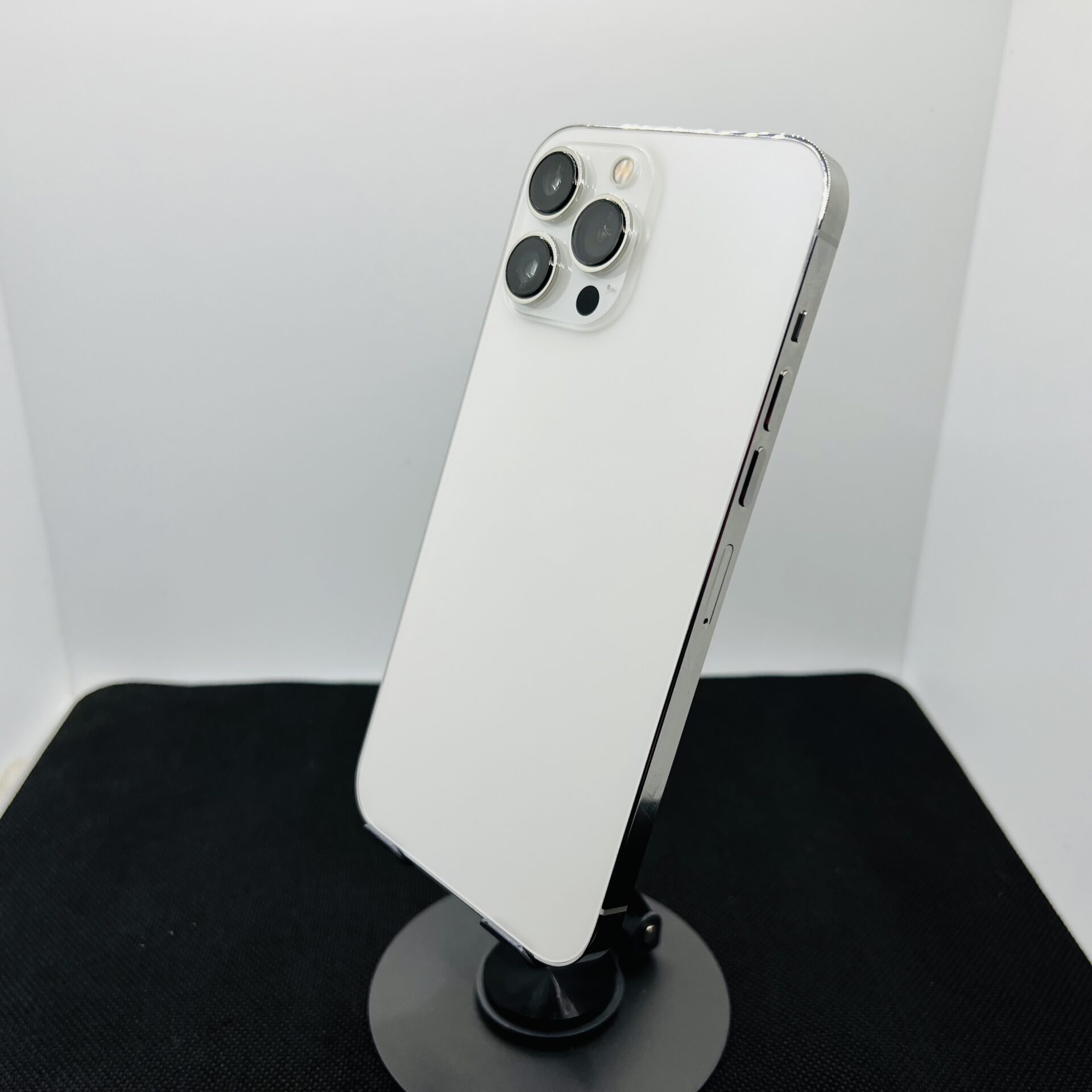 Apple iPhone 13 Pro Max 128GB Silver – (Grade B) - Image 8