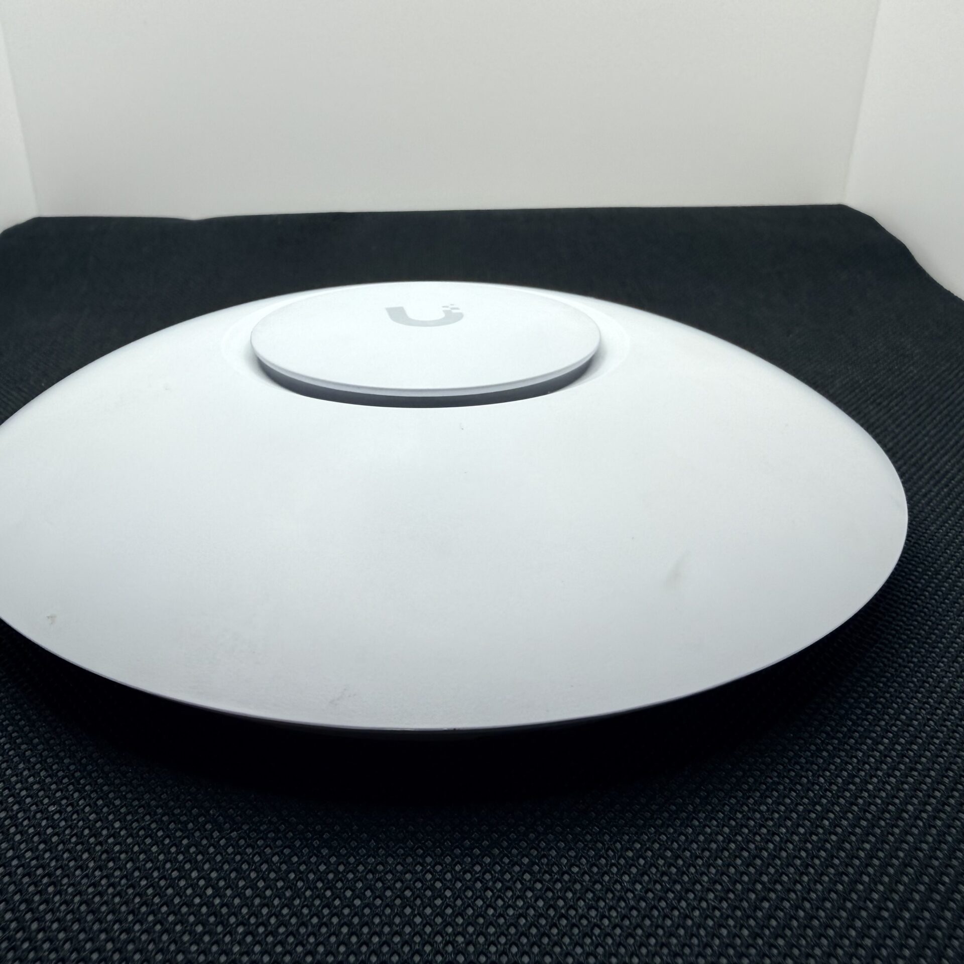 Ubiquiti Networks U6 + 4 Spatial Streams Wifi 6 Acess Point White – (Grade B) - Image 3