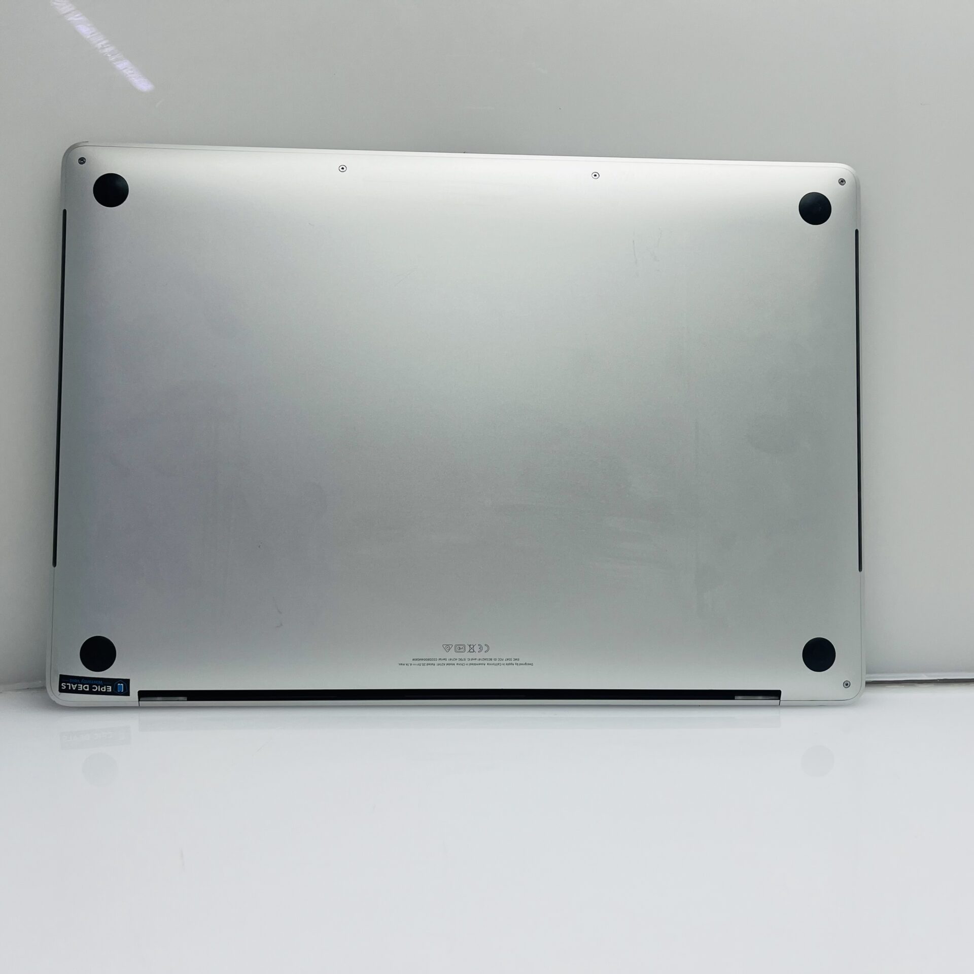 Apple Macbook Pro 16-inch “Core i9” 2.40GHz (TouchBar/2019) 32GB RAM 2TB SSD Silver (Condition: Good) - Image 10