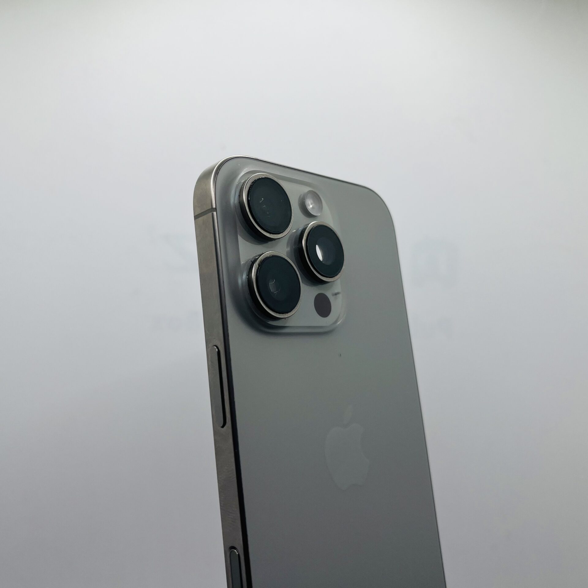 Apple iPhone 16 Pro 256GB Natural Titanium – (Grade B) - Image 11