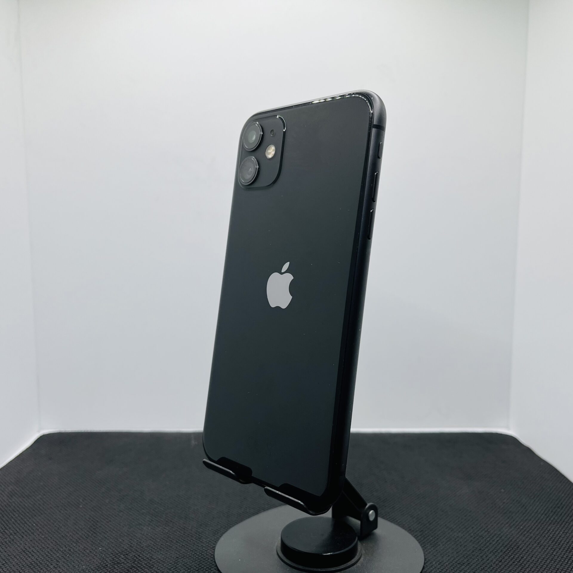 iPhone11 ブラック　128GB Apple iPhone 11 Black 128GB Black - (Grade B) | Epic Deals SA