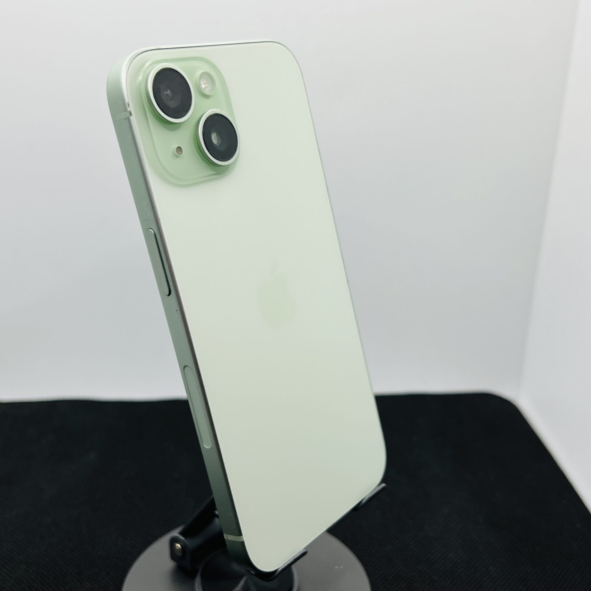 iPhone15　128GB　グリーン Apple iPhone 15 128GB Green (Grade B) – eSIM Only | Epic Deals SA