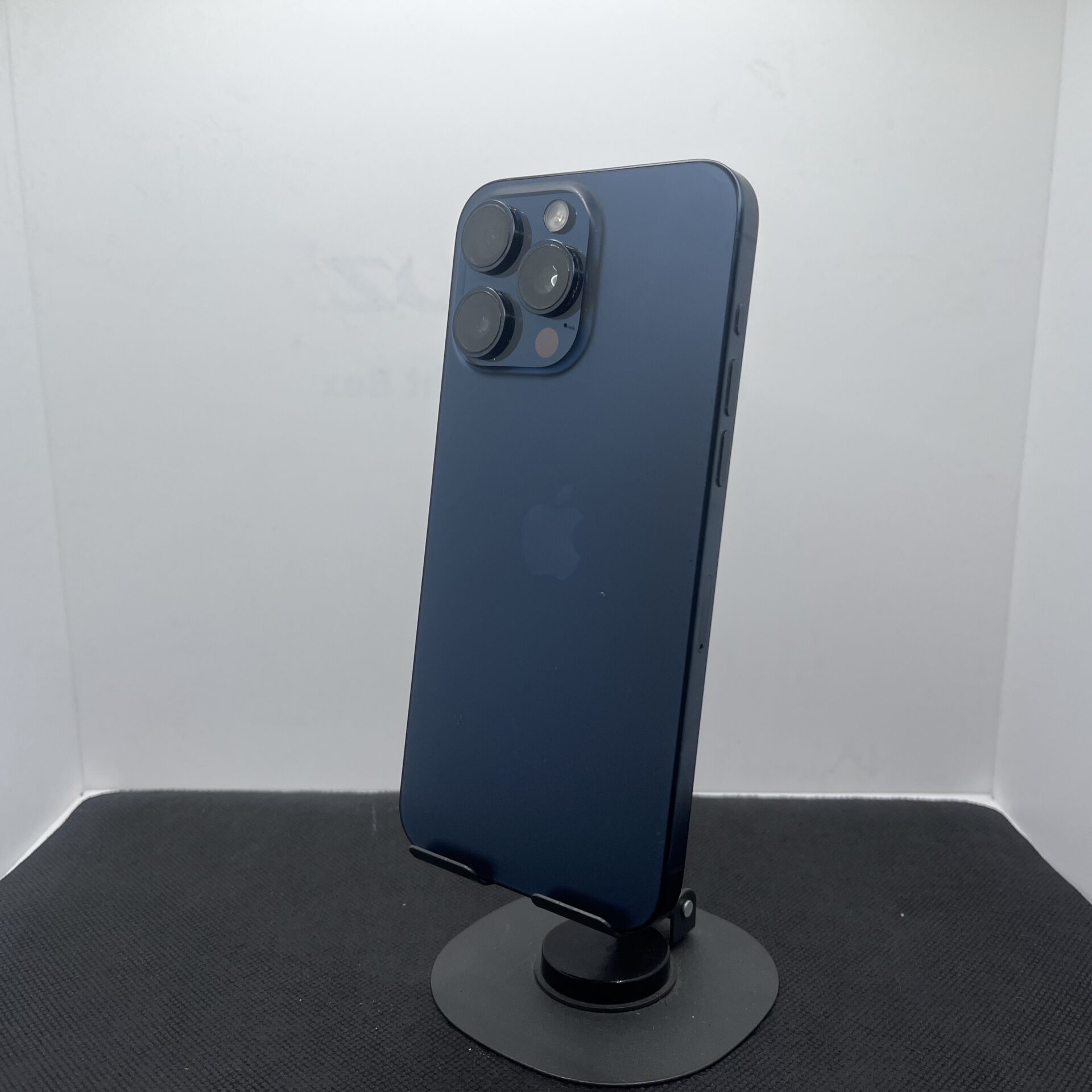 Apple iPhone 15 Pro Max 512GB Blue Titanium - (Condition: Good) - Image 9
