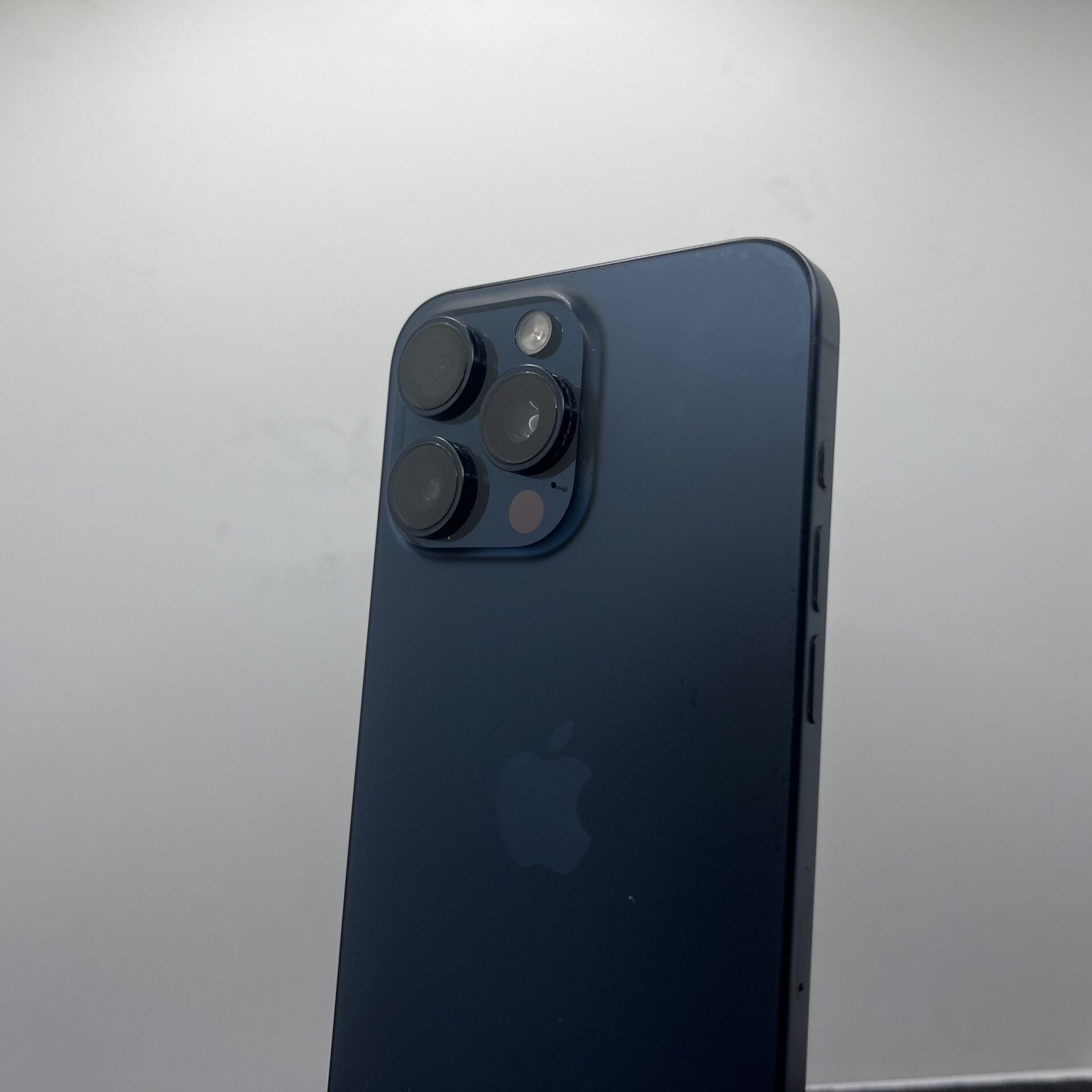 Apple iPhone 15 Pro Max 512GB Blue Titanium - (Condition: Good) - Image 11