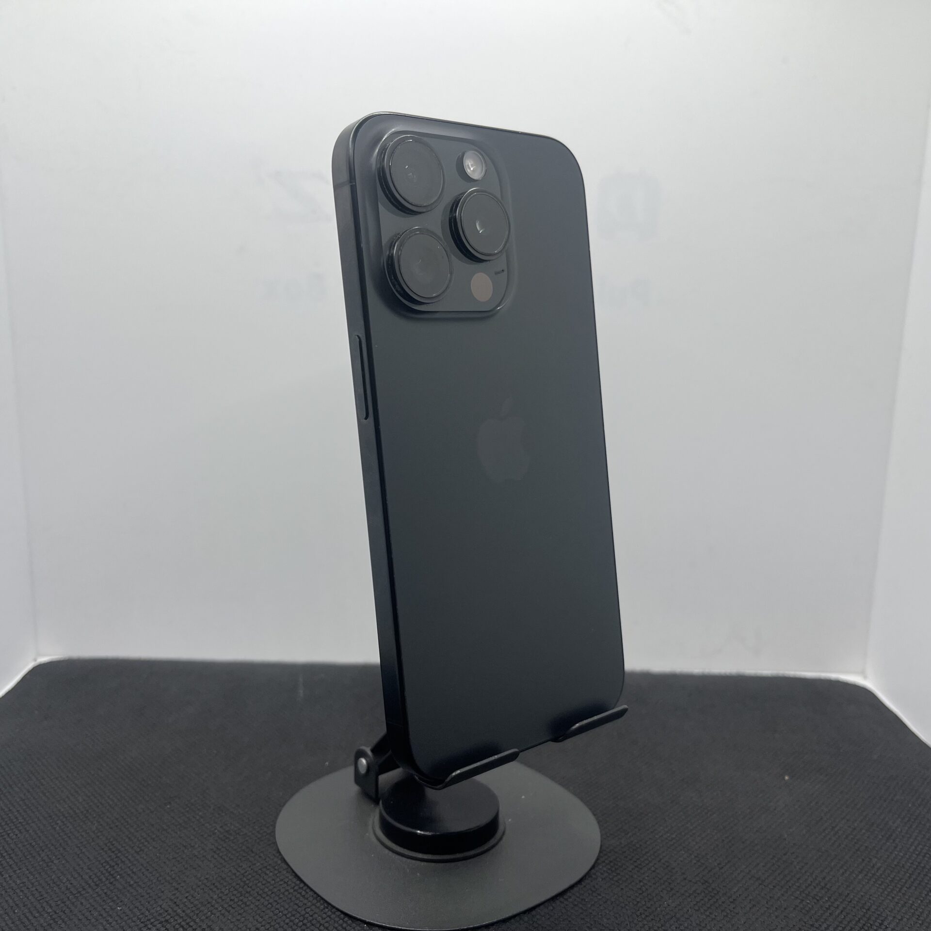 Apple iPhone 15 Pro 256GB Black Titanium - (Grade B) - Image 8