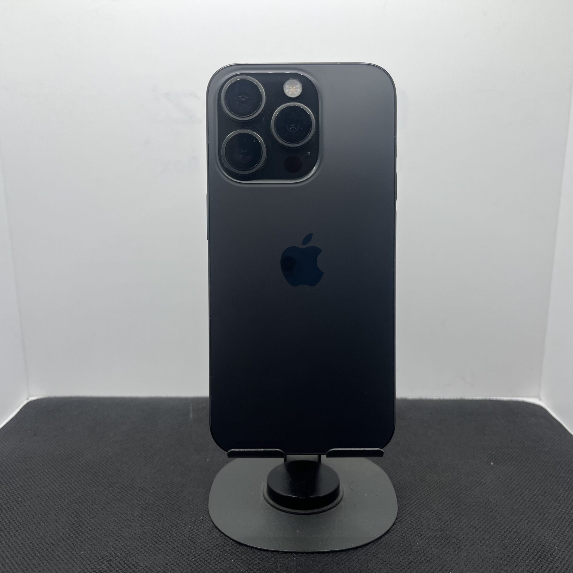 Apple iPhone 15 Pro 256GB Black Titanium - (Grade B) - Image 9