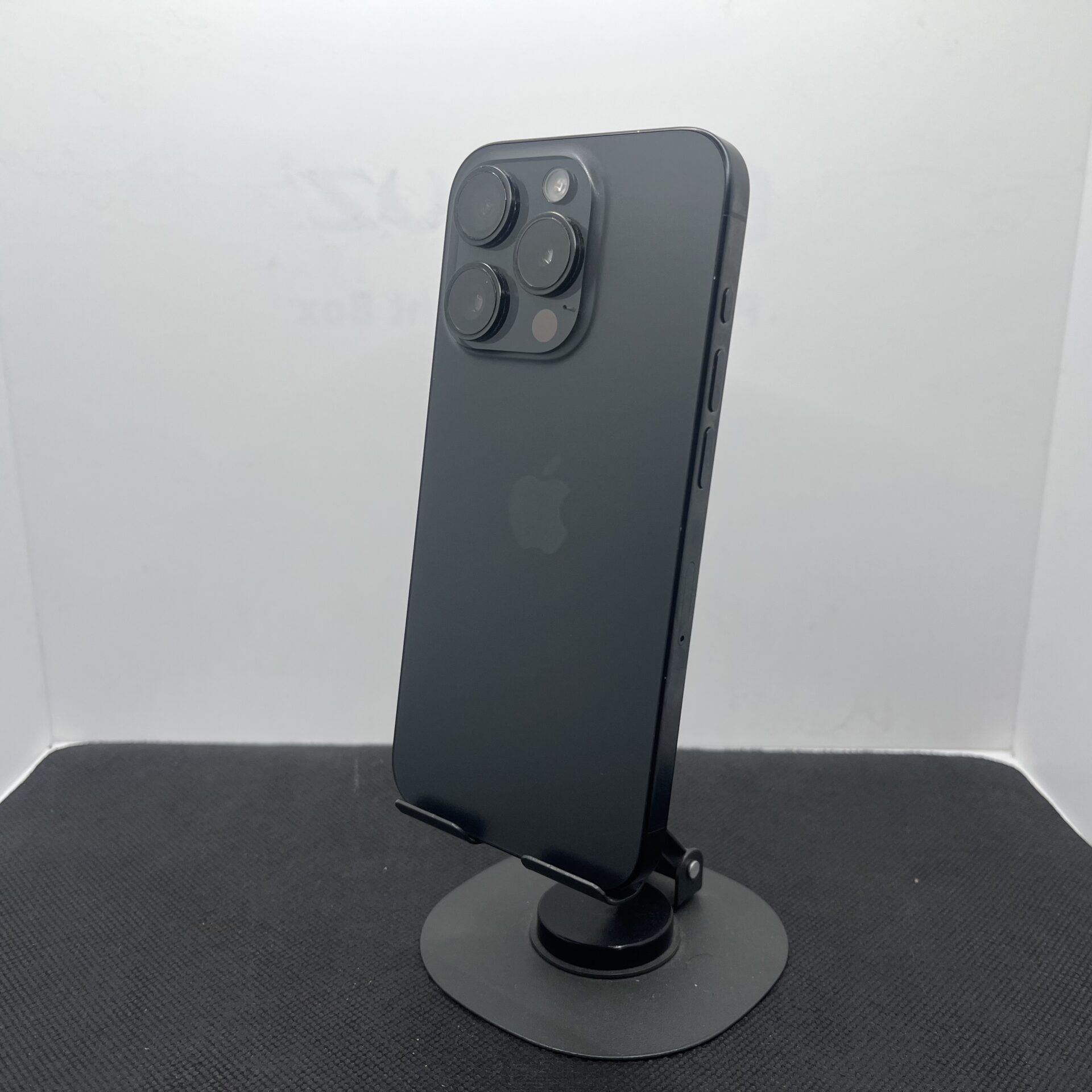 Apple iPhone 15 Pro 256GB Black Titanium - (Grade B) - Image 10