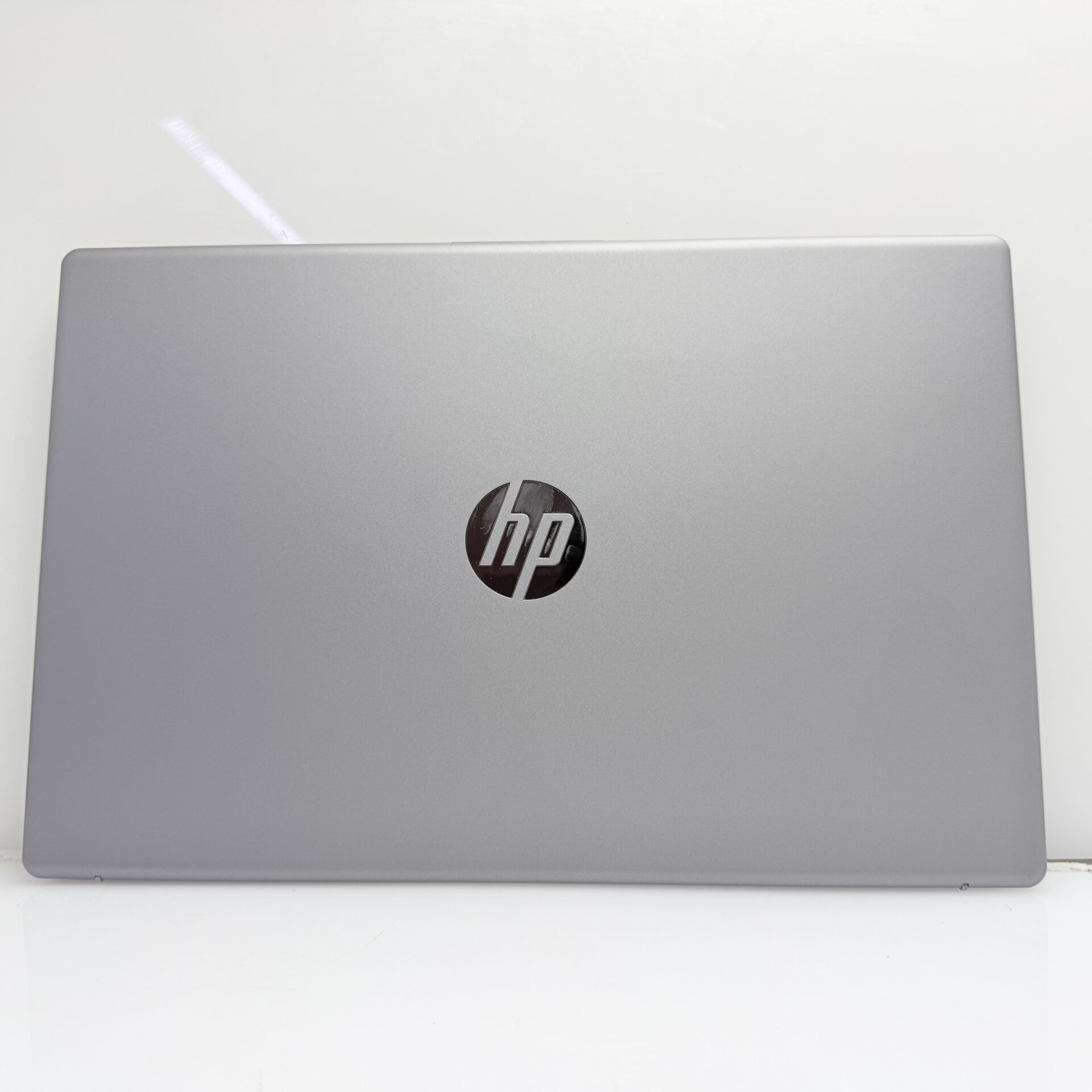 HP 255 G10 "Ryzen 3" 2.30GHz 8GB RAM 256GB SSD NMVe Silver - (Grade B) - Image 2