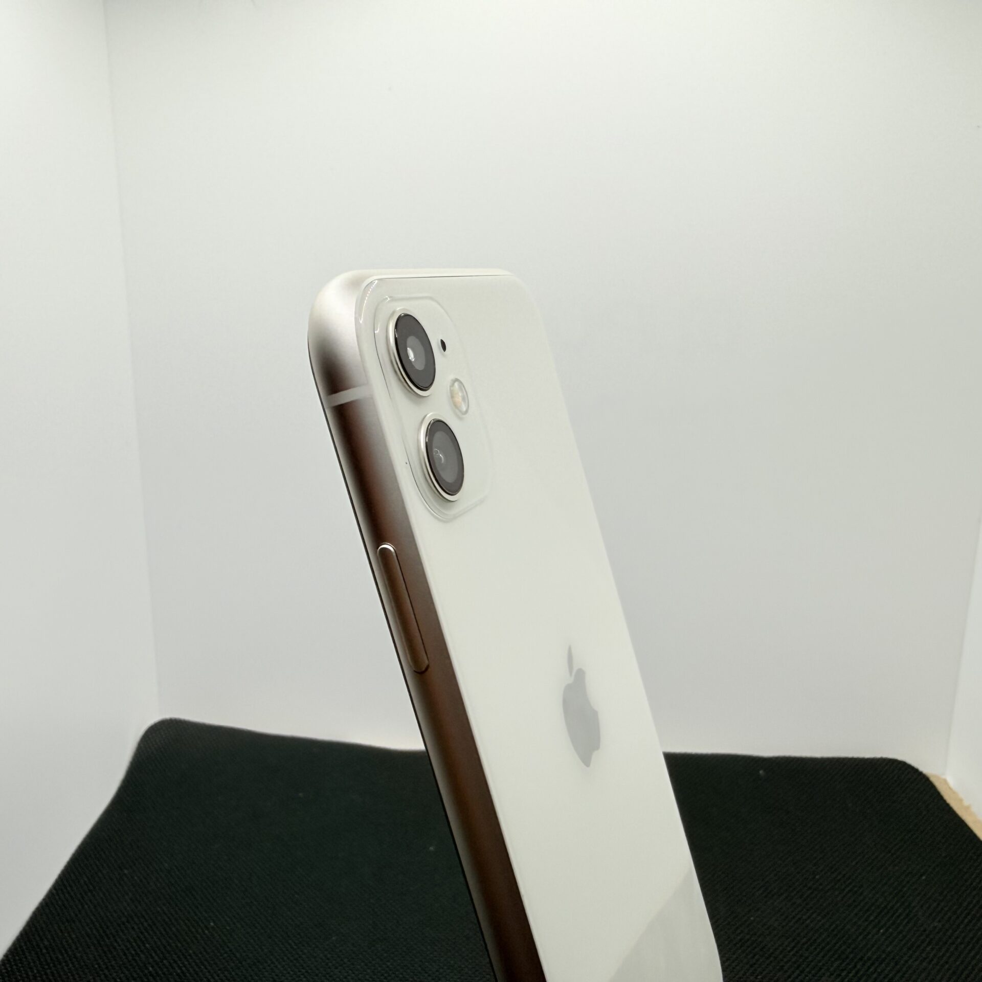 Apple iPhone 11 64GB White (Grade B) - No Face ID | Epic Deals SA