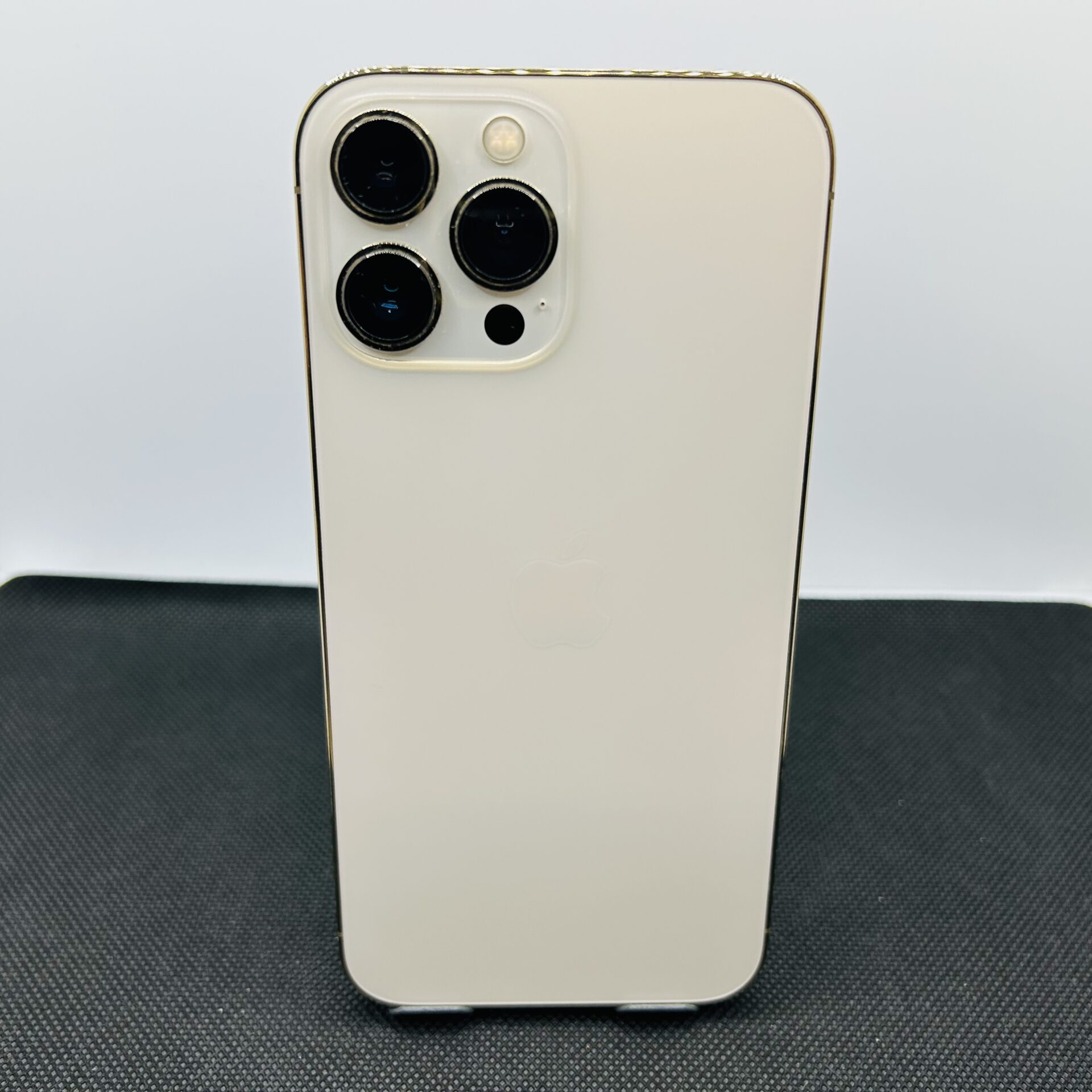 Apple iPhone 13 Pro Max 128GB Gold - (Grade B) - Image 9