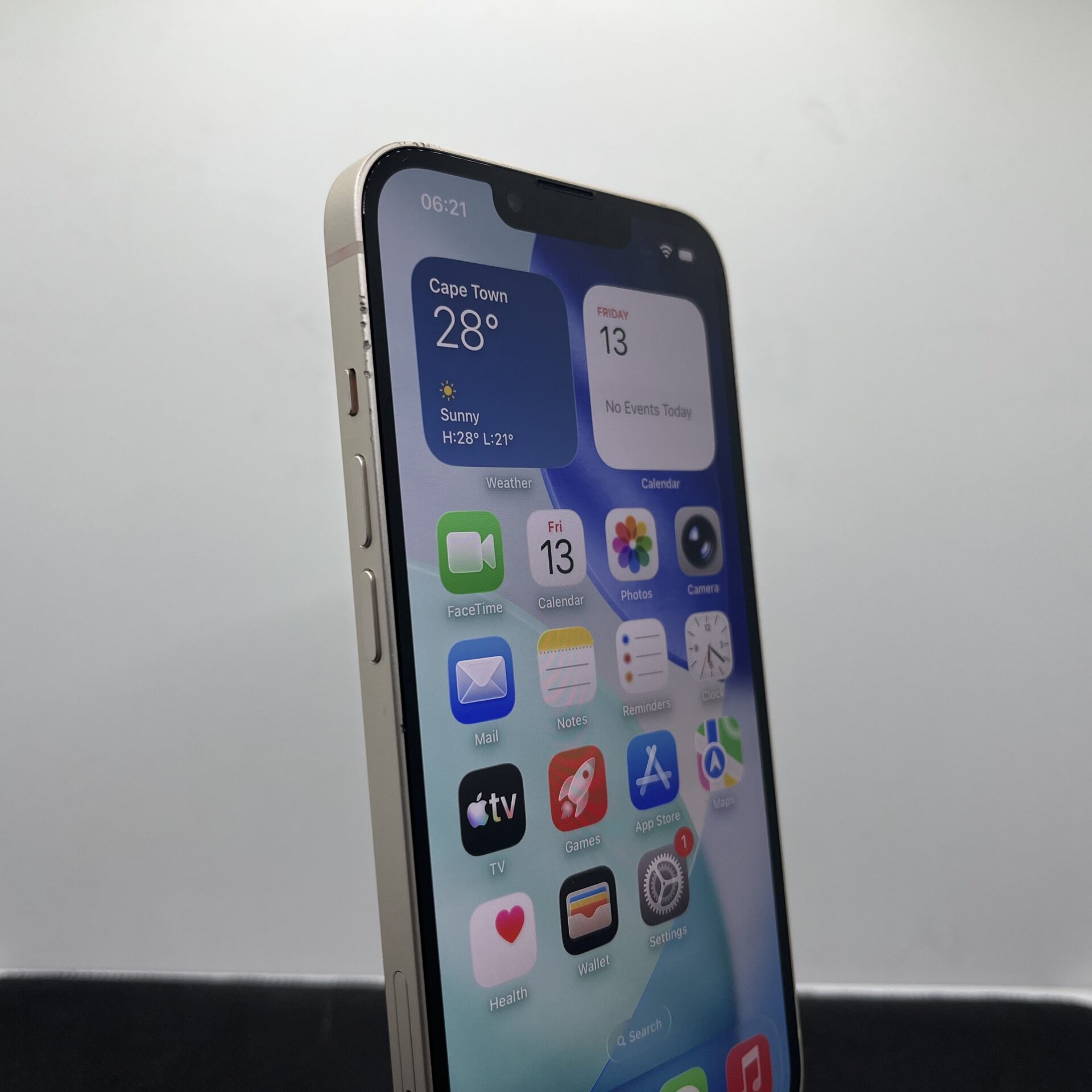 Apple iPhone 13 128GB White - (Grade B) | Epic Deals SA