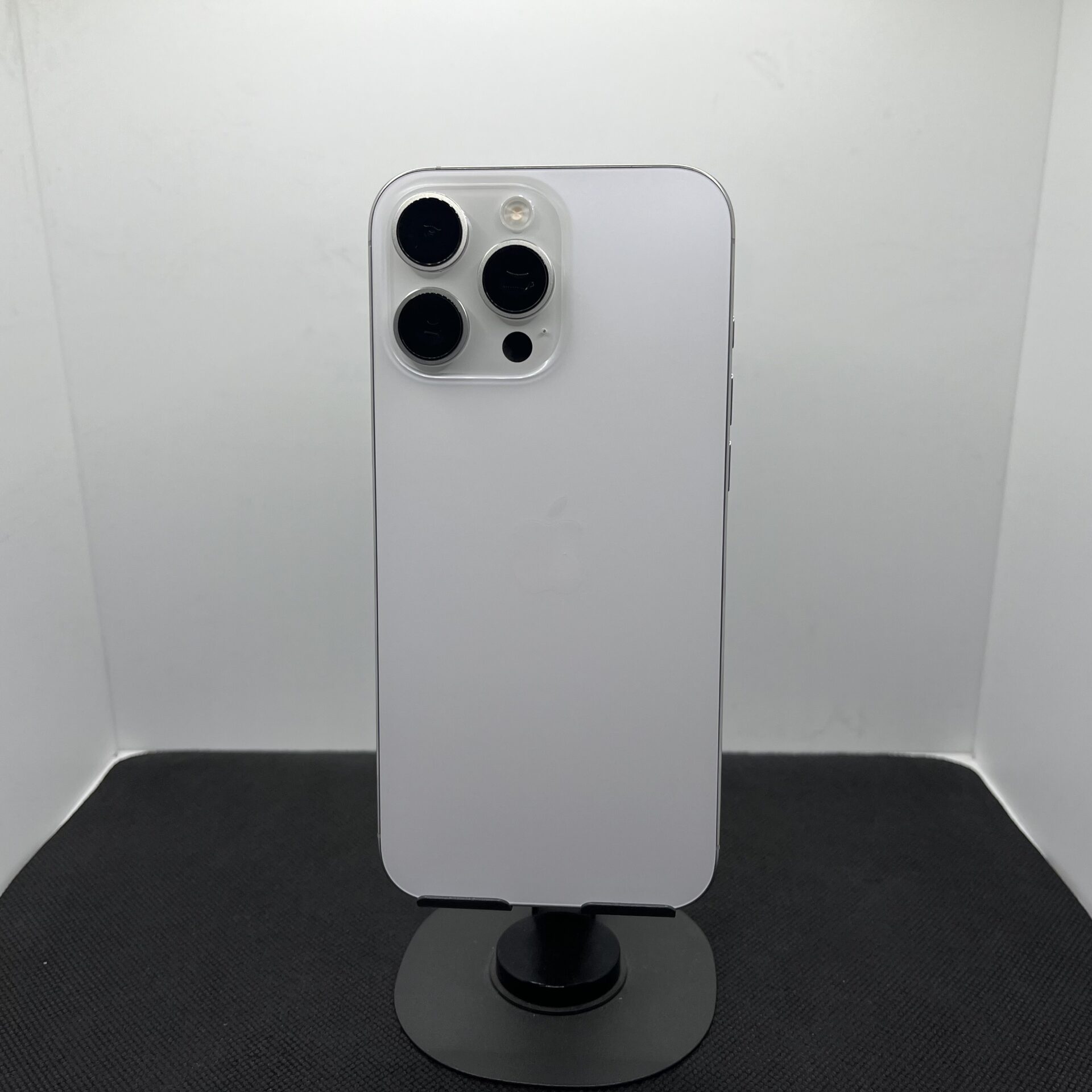 Apple iPhone 16 Pro Max 256GB White Titanium - (Grade B) | Epic