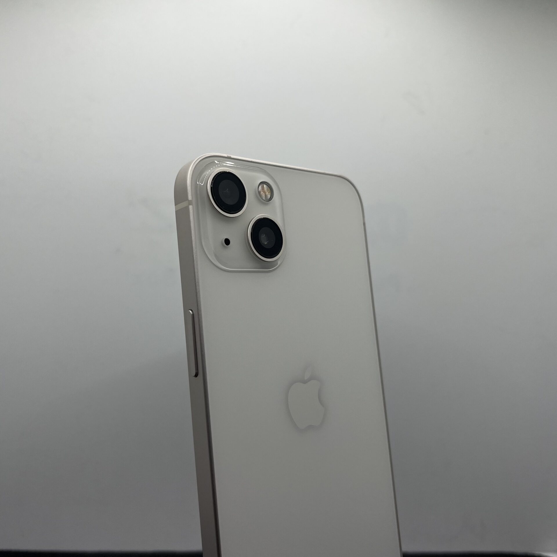 Apple iPhone 13 256GB White - (Grade B) | Epic Deals SA
