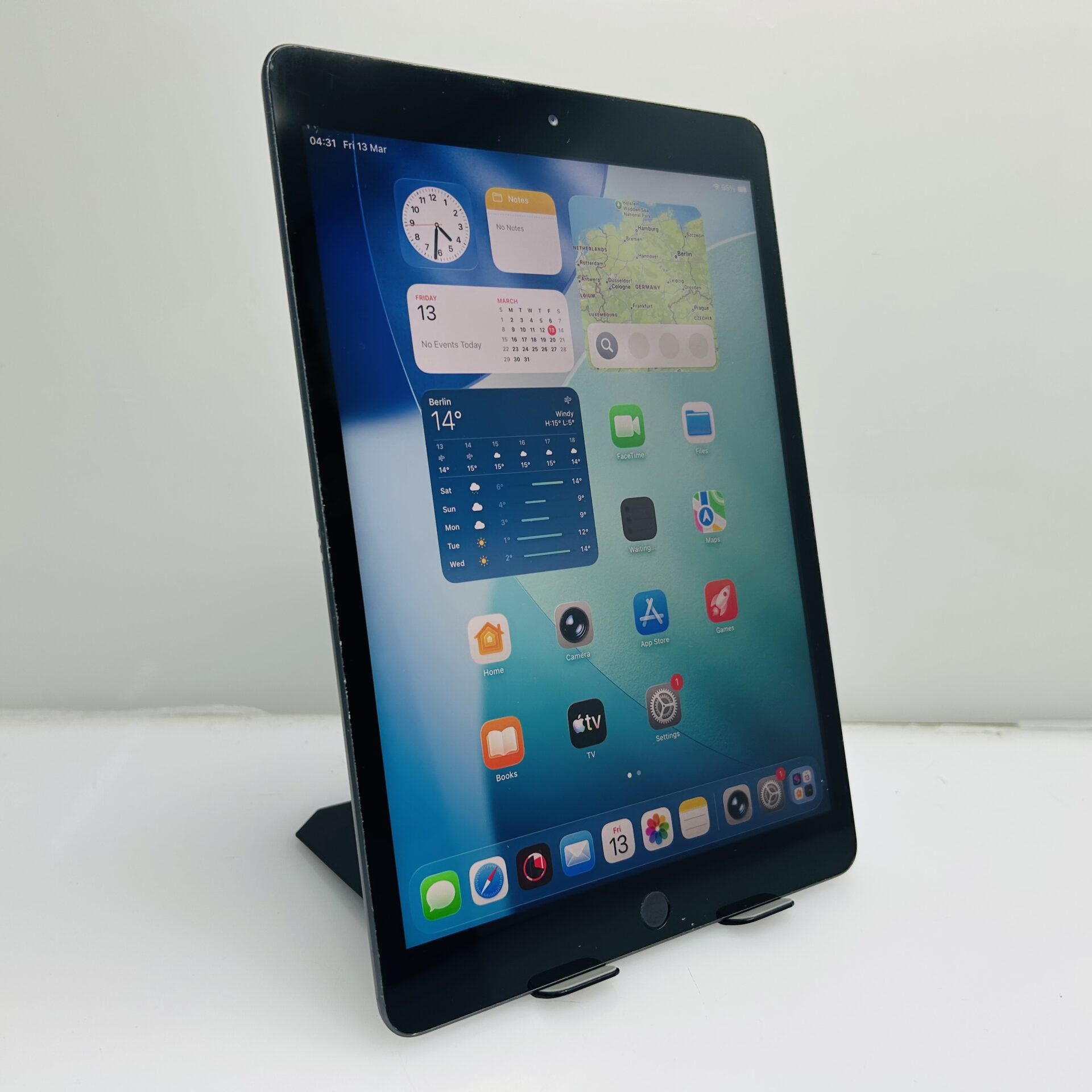 Apple iPad 10.2" 8th Gen 128GB (WiFi Only) Grey (Grade B) - Image 2