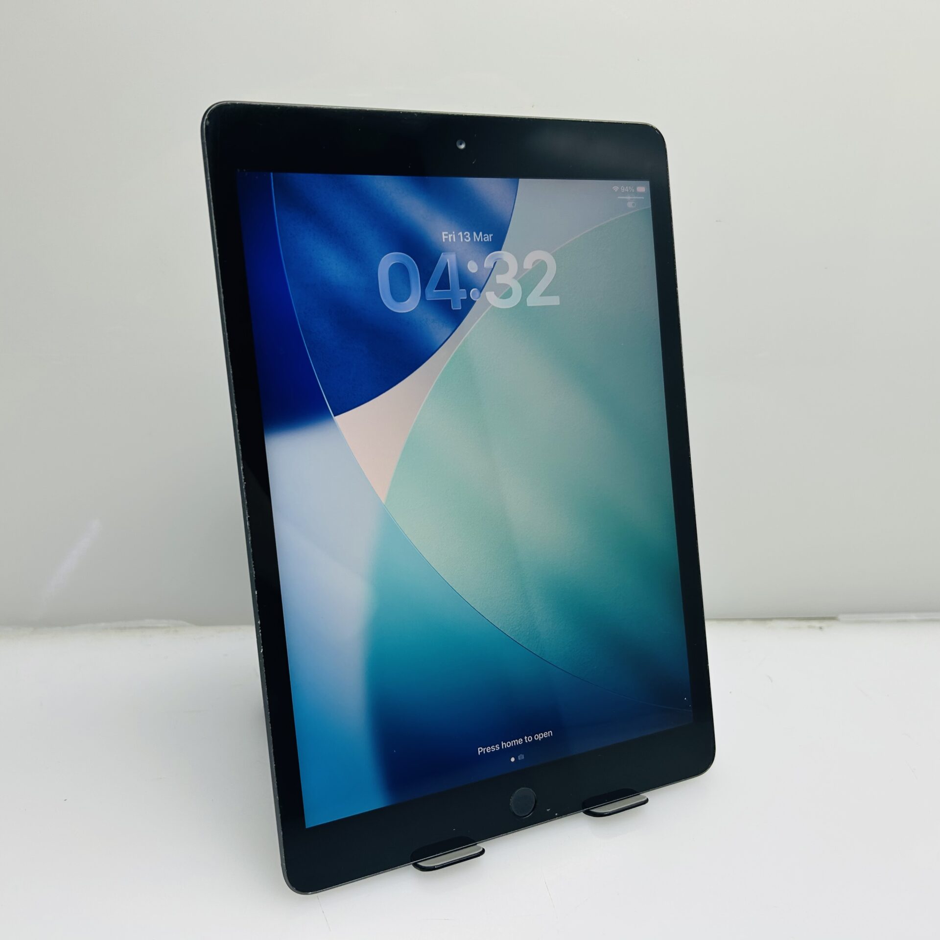 Apple iPad 10.2" 8th Gen 128GB (WiFi Only) Grey (Grade B) - Image 5