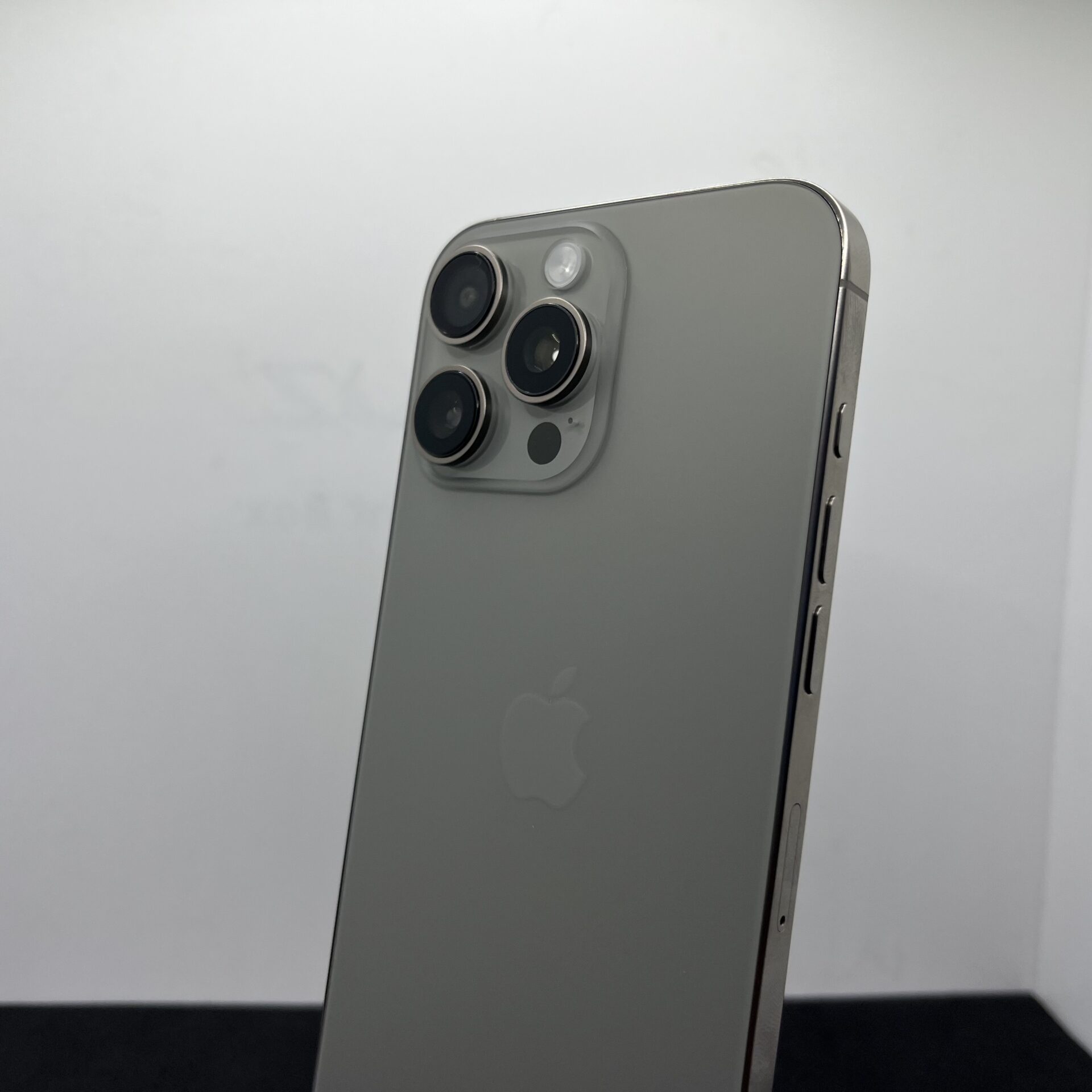 Apple iPhone 16 Pro Max 256G Natural Titanium - (Grade B) | Epic