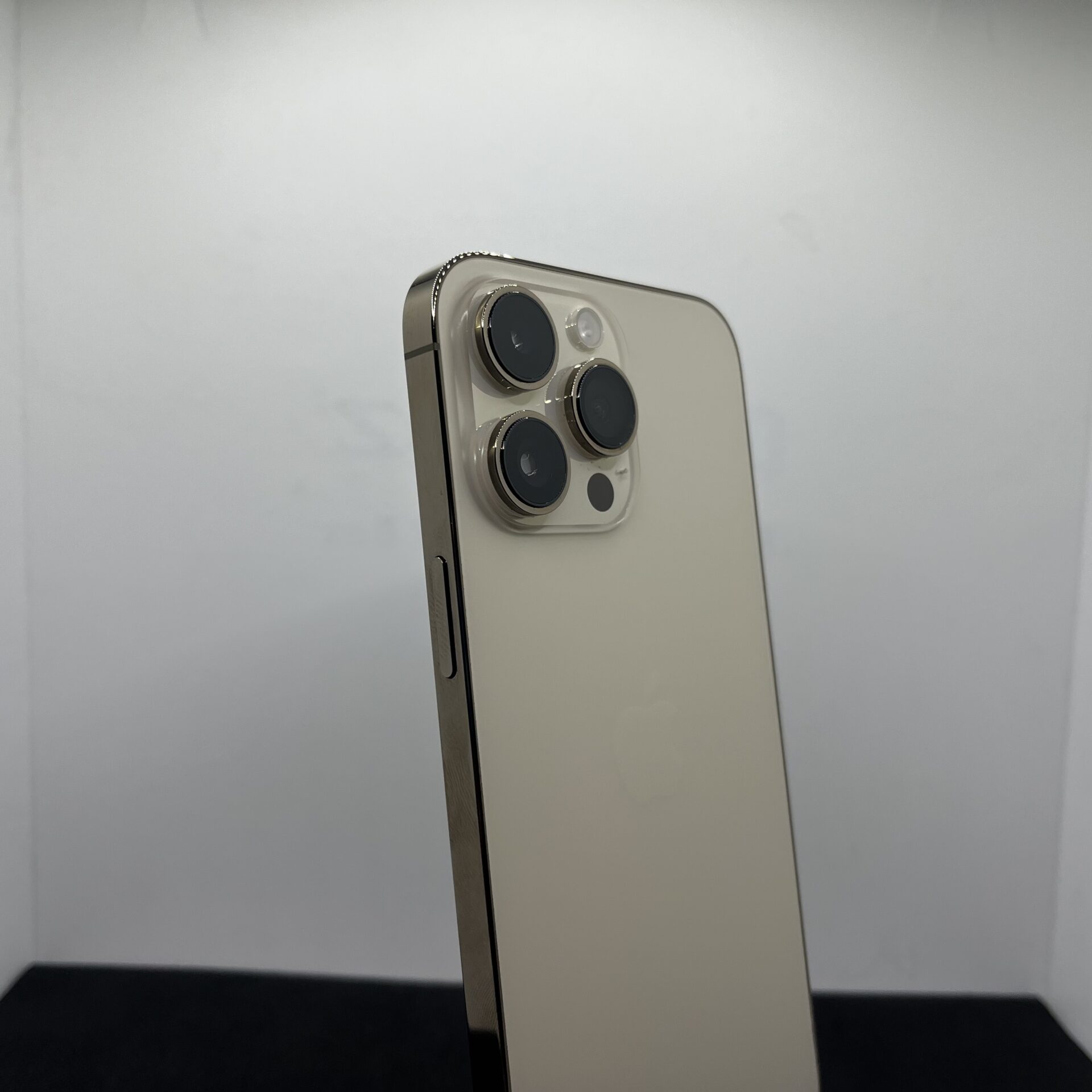 Apple iPhone 14 Pro Max 256G Gold - (Grade B) | Epic Deals SA
