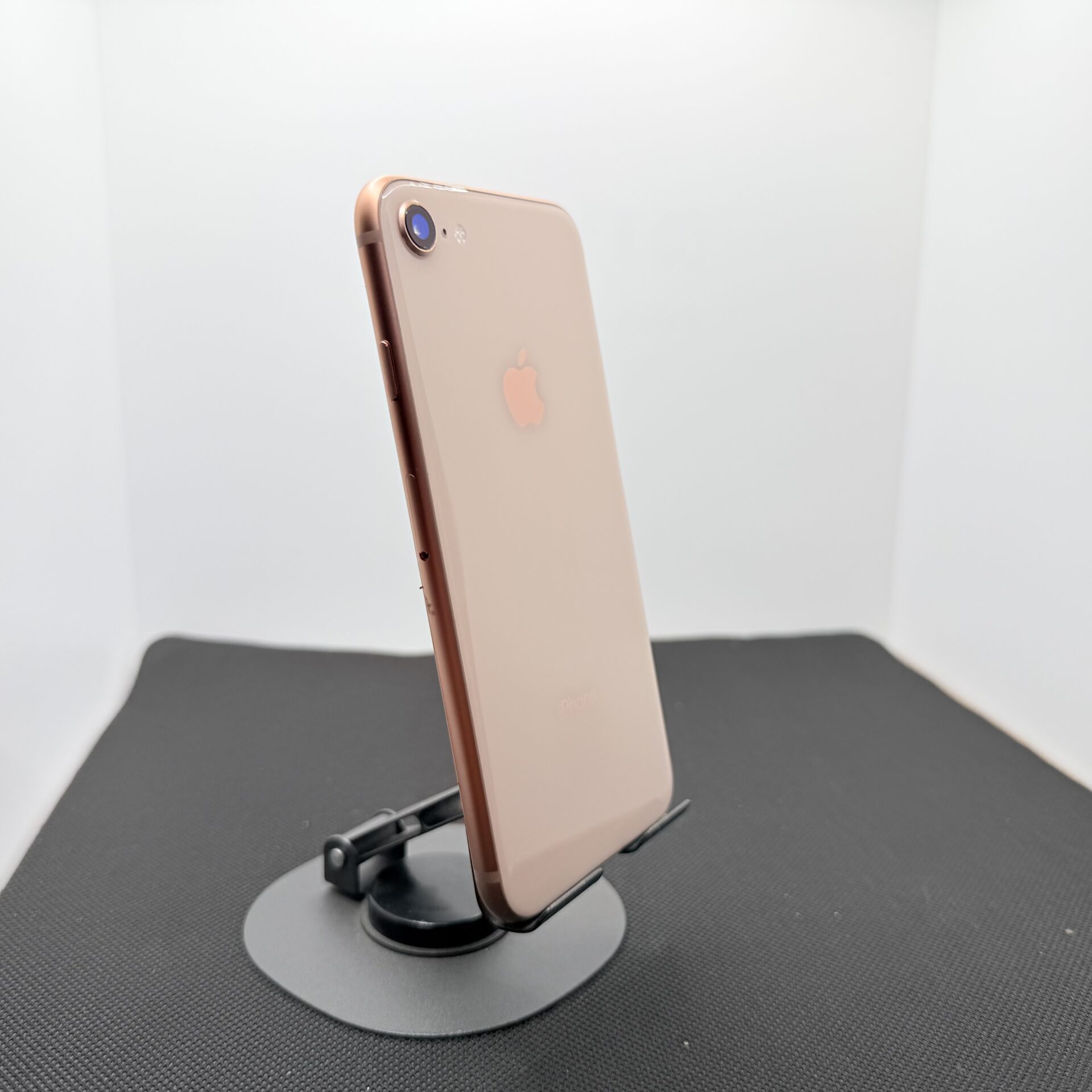 Apple iPhone 8 64GB Gold - (Grade B) - Image 5