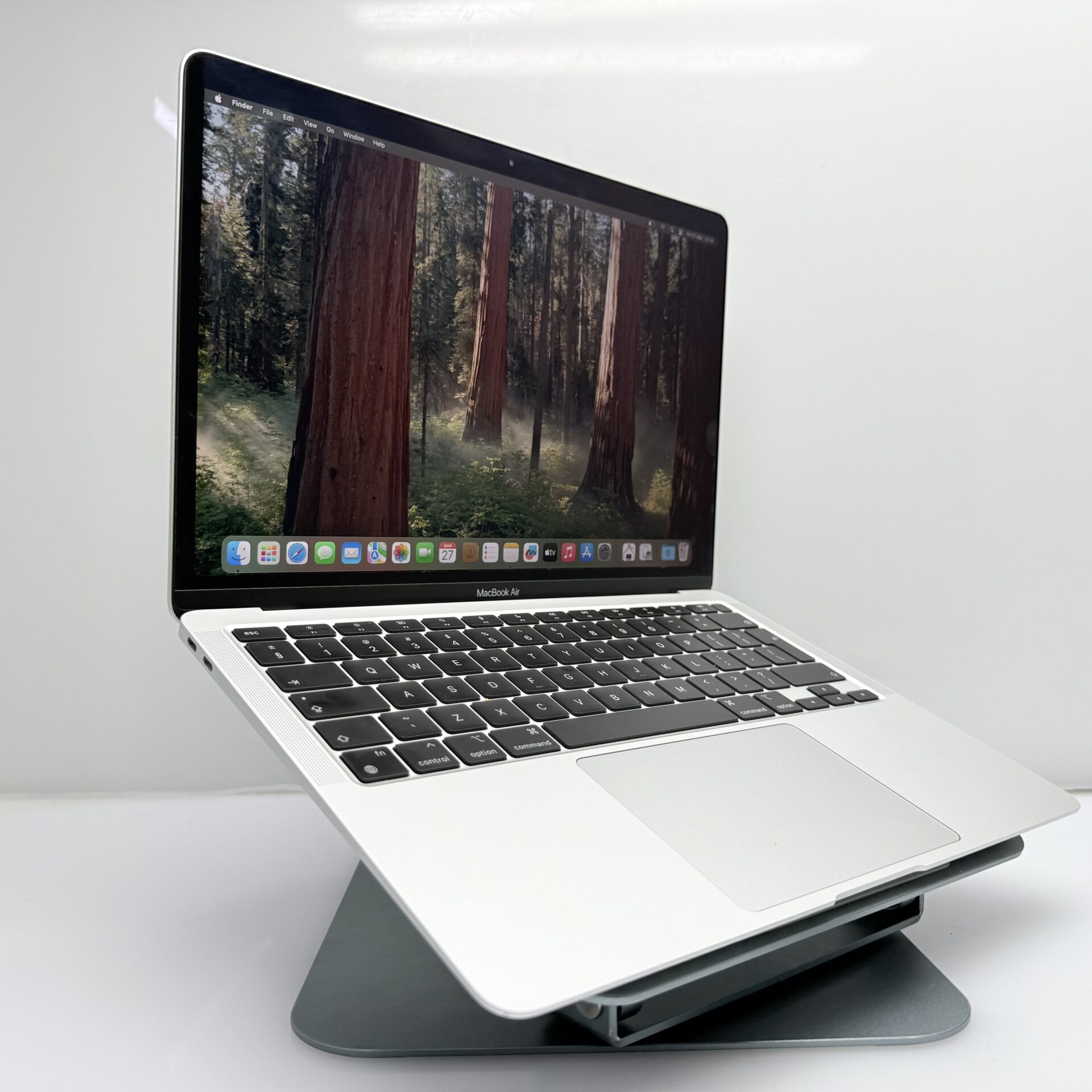 Apple MacBook Air “M1” 13-Inch 8CPU/7GPU (2020) 8GB RAM 256GB