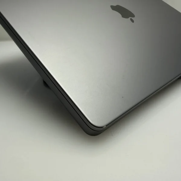 Apple Macbook Pro “M1 Pro” 16-Inch 10 CPU/16 GPU (2021) 16GB RAM