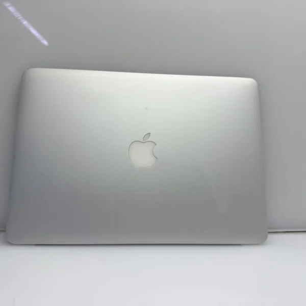 Apple Macbook Air 13-inch “Core i5” 1.8GHz (2017) 8GB RAM 128GB