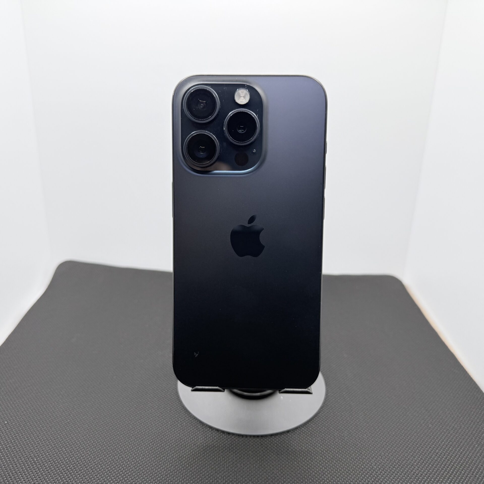 Apple iPhone 15 Pro 256GB Blue Titanium – (Condition: Excellent