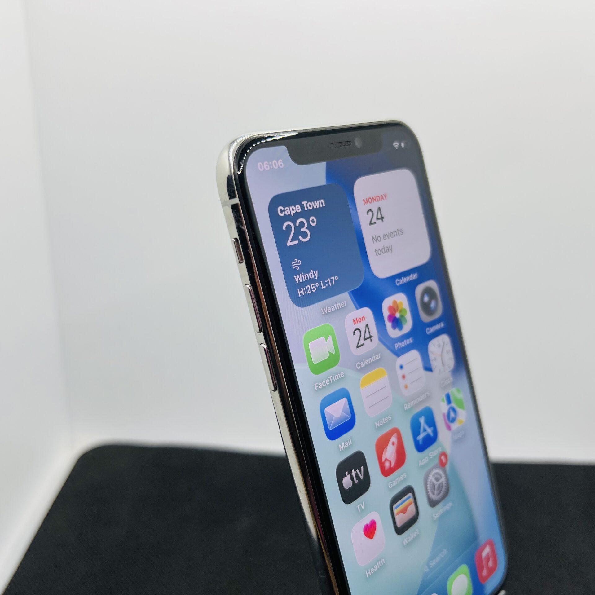 Apple iPhone 11 Pro 512GB Silver (Grade B) - No Face ID - Image 4