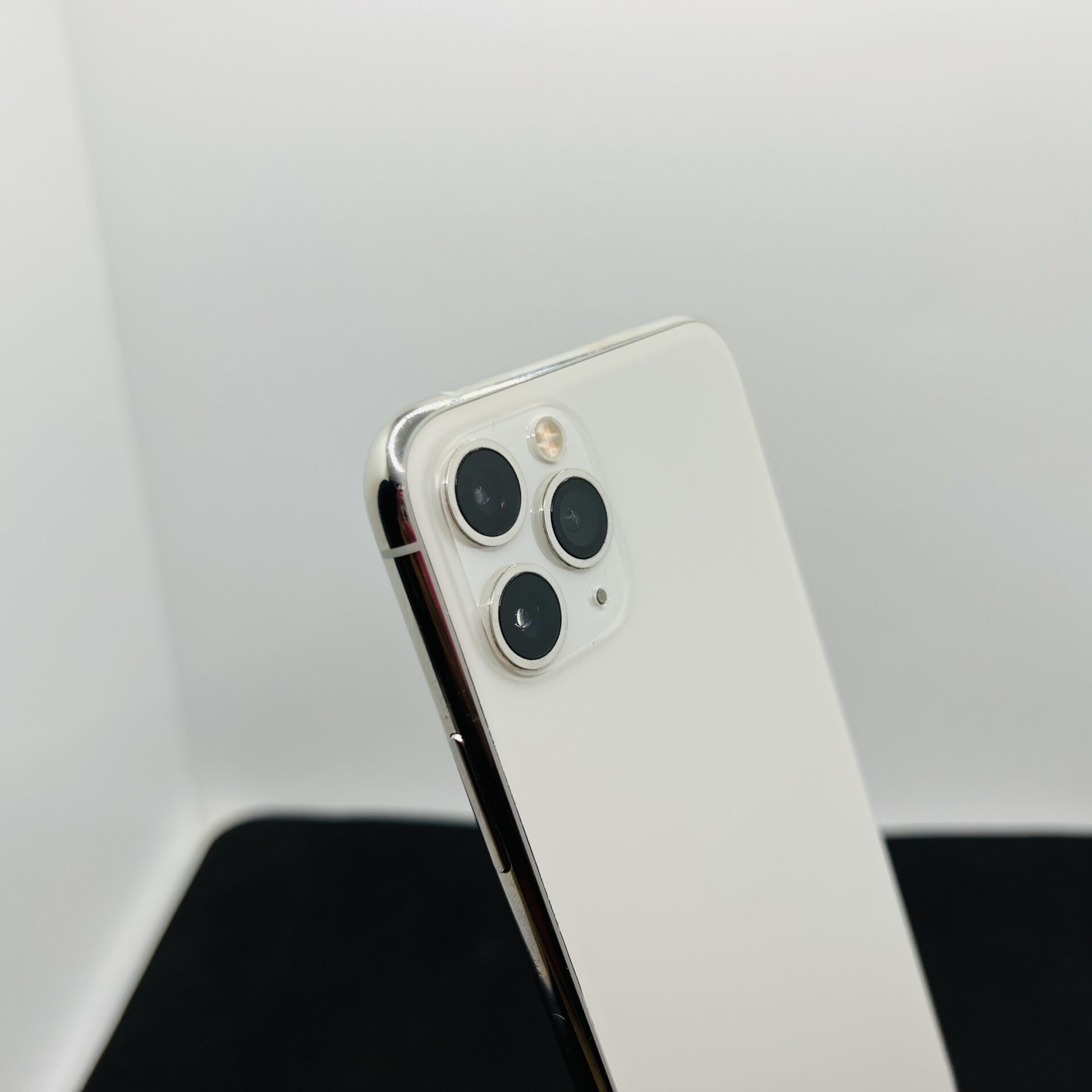Apple iPhone 11 Pro 512GB Silver (Grade B) - No Face ID - Image 11