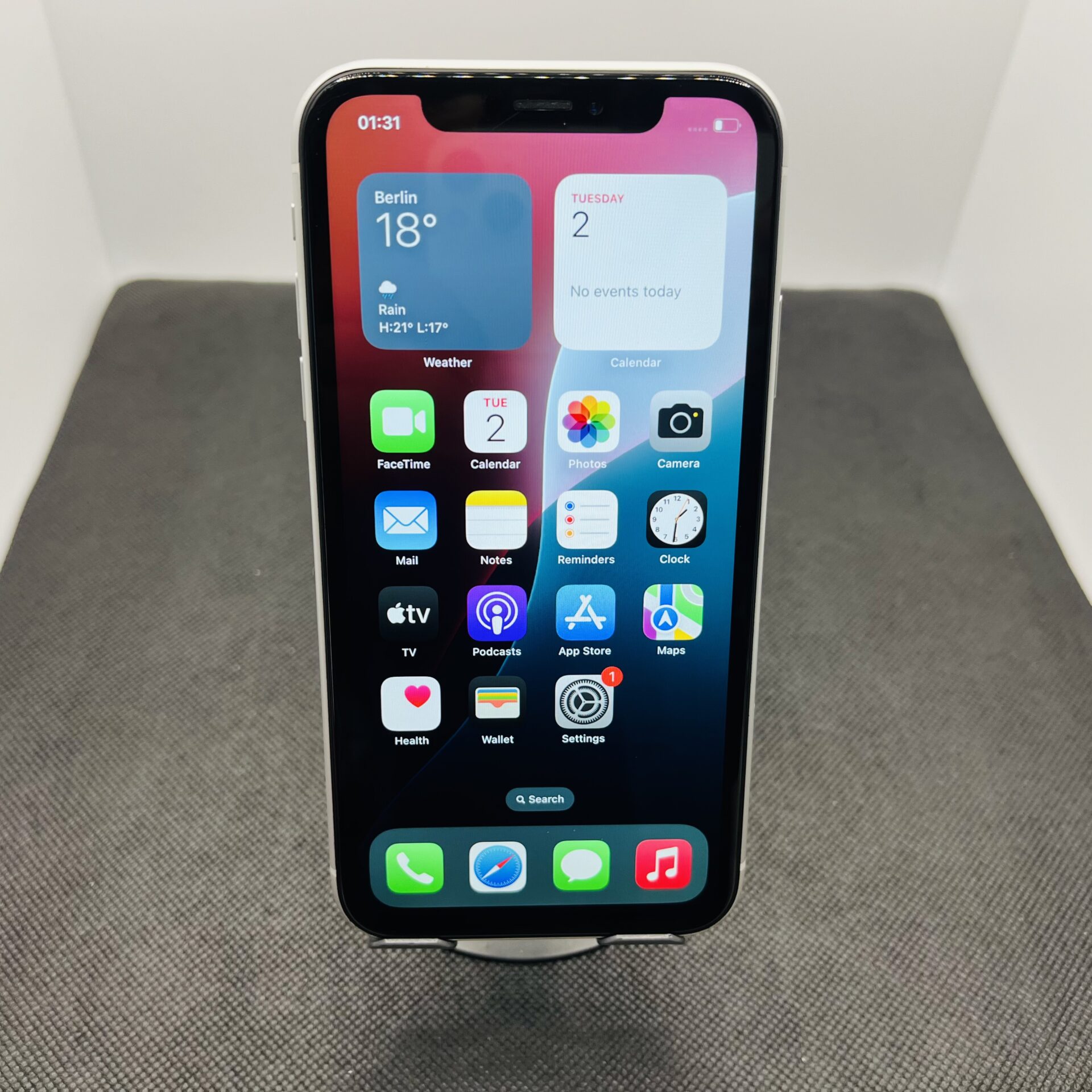 Apple iPhone XR 128GB White (Condition: Good)- Loud Speaker Not