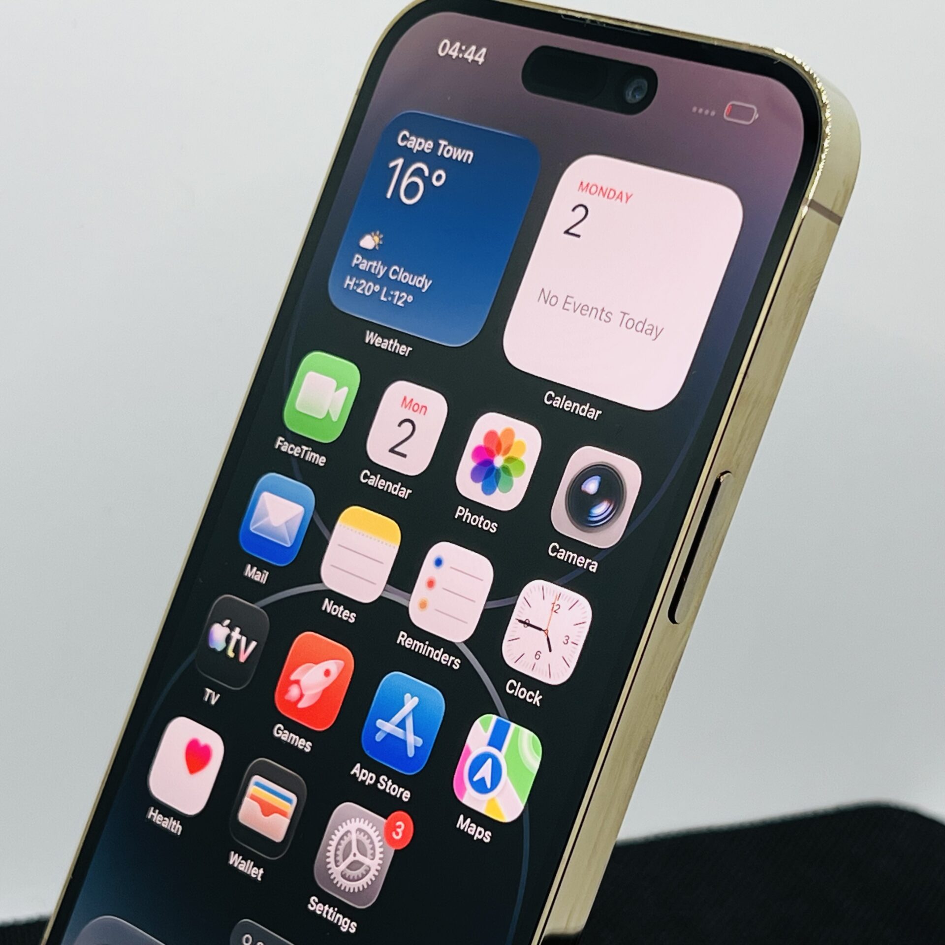 Apple iPhone 14 Pro 128GB Gold – (Grade B) | Epic Deals SA